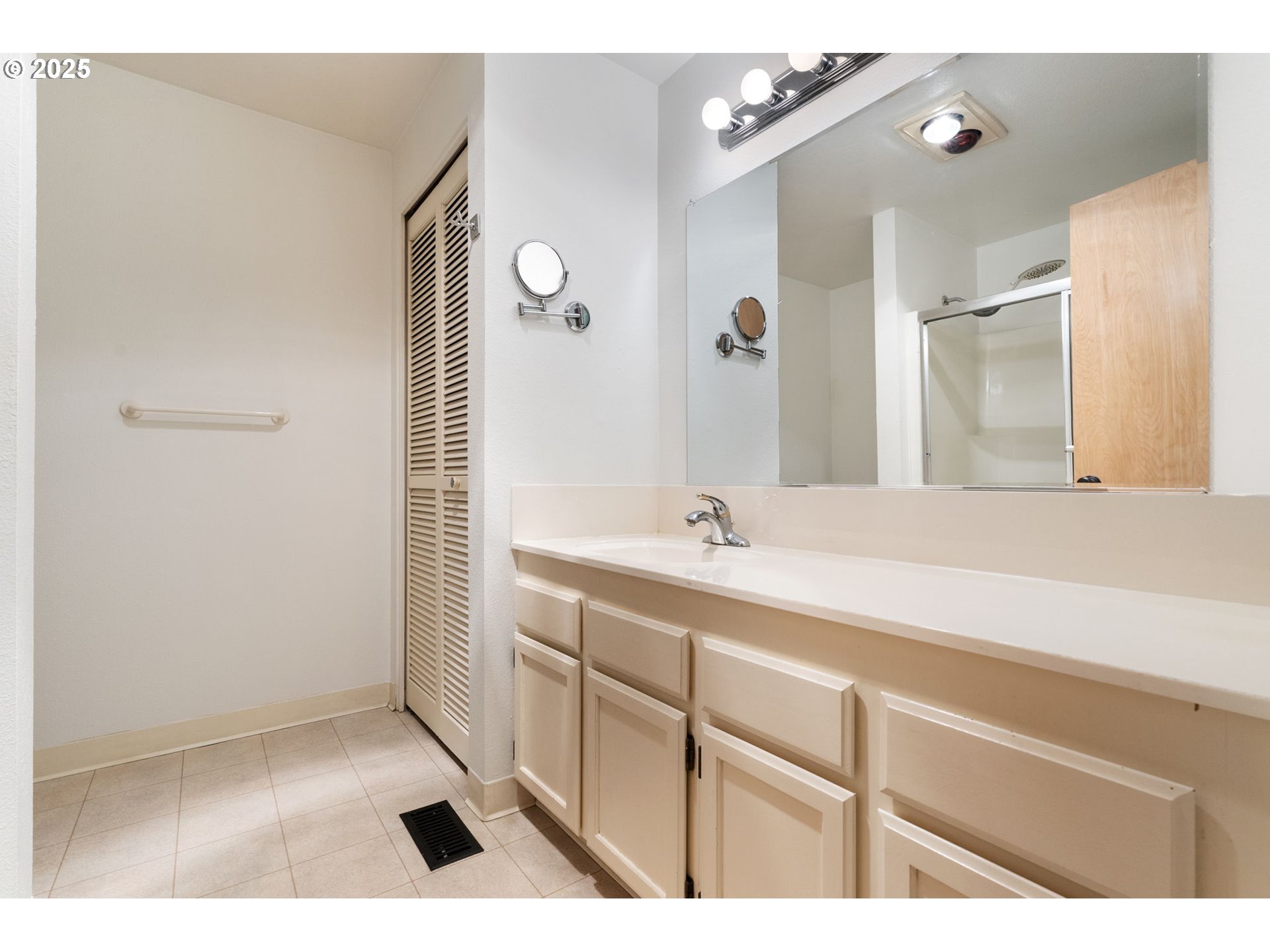 Photo #21: 212210843 Listing: Photo #21