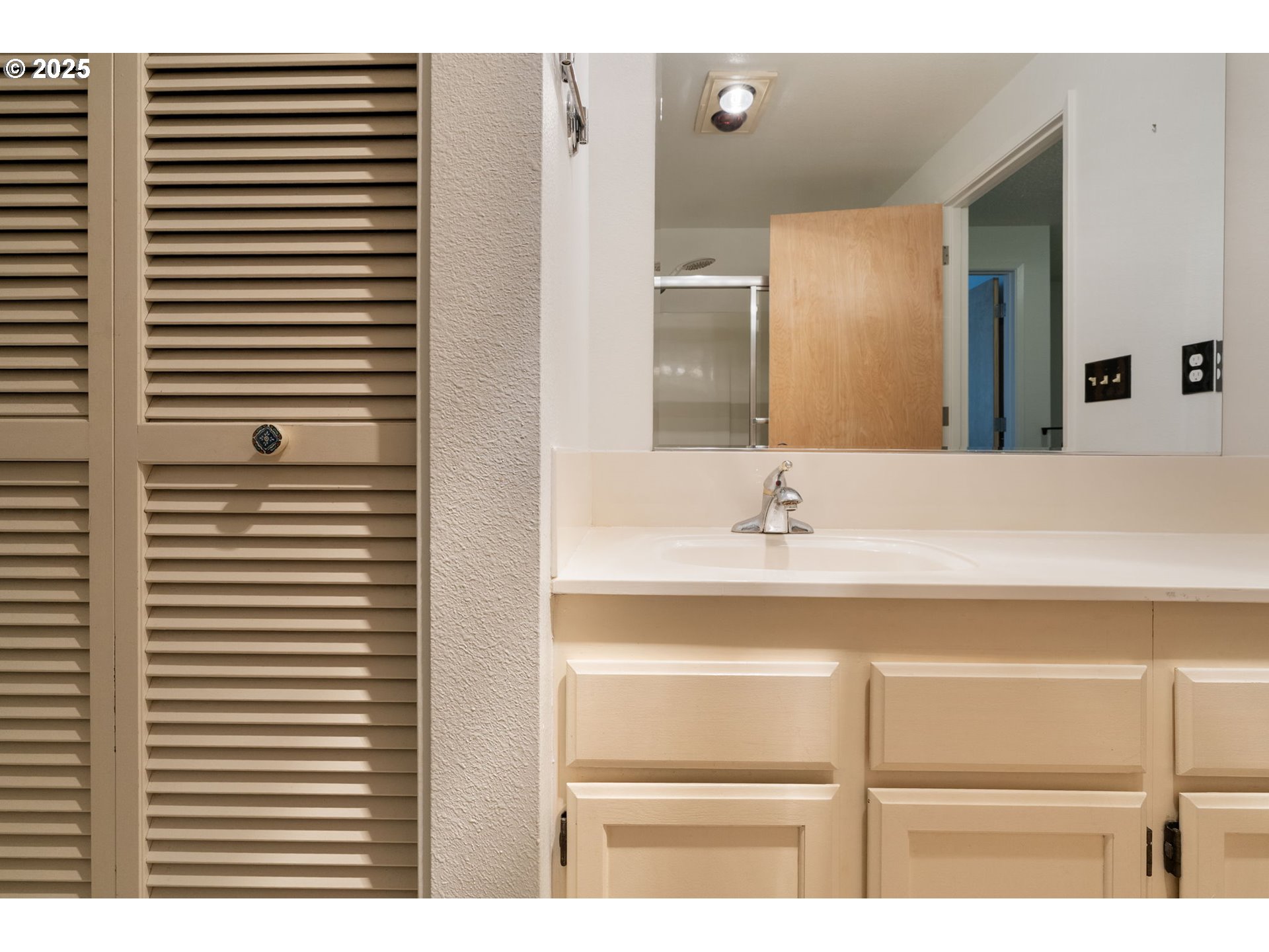 Photo #22: 212210843 Listing: Photo #22