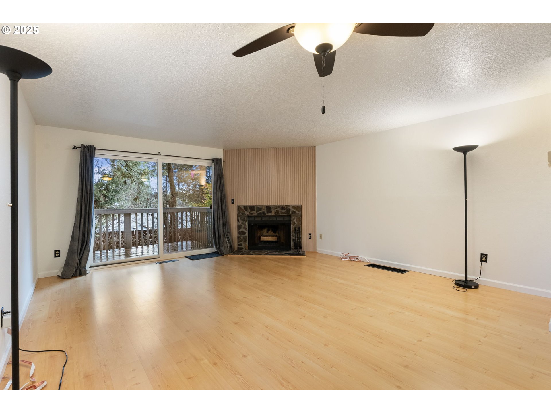 Photo #6: 212210843 Listing: Photo #6