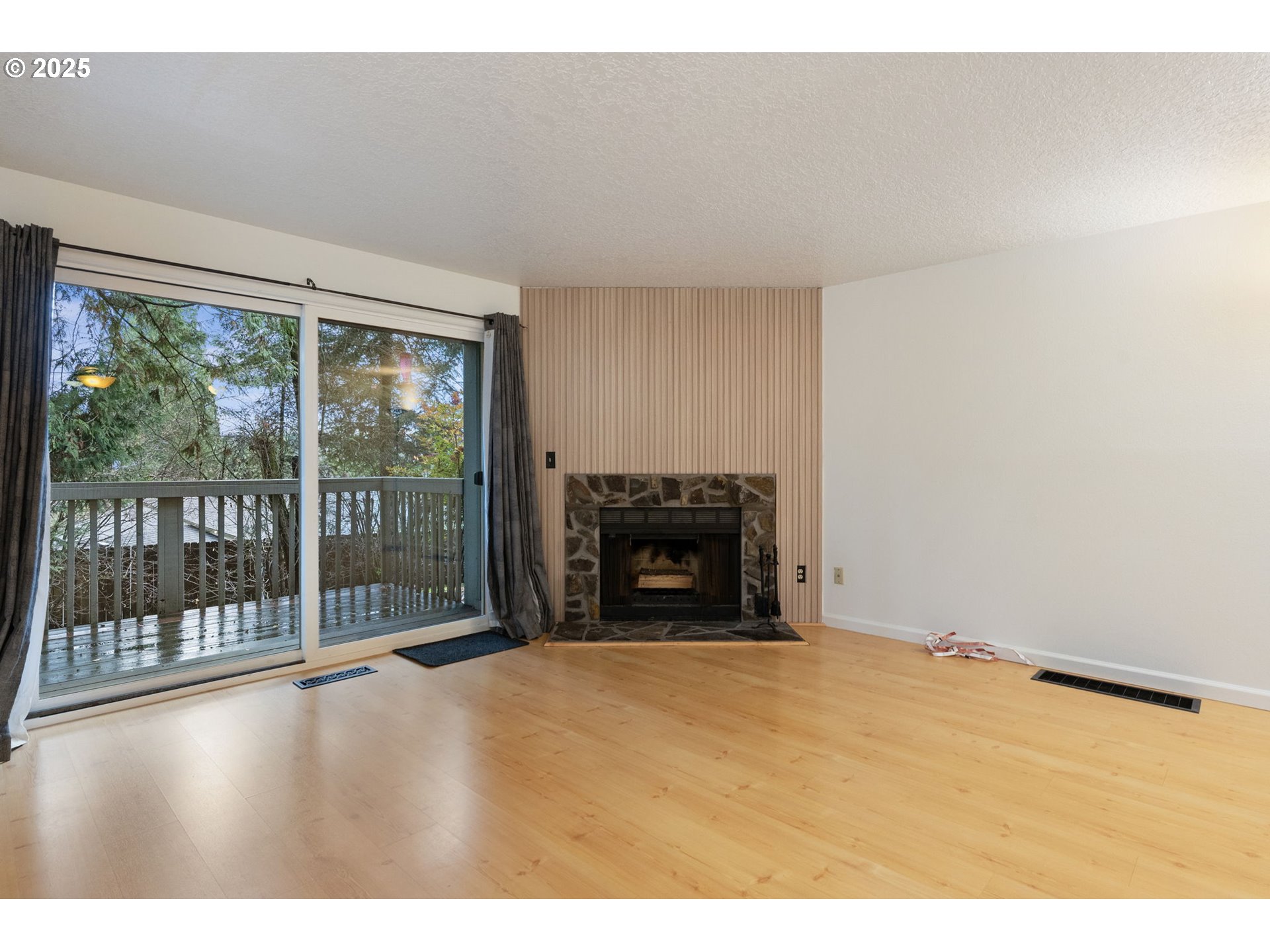 Photo #7: 212210843 Listing: Photo #7