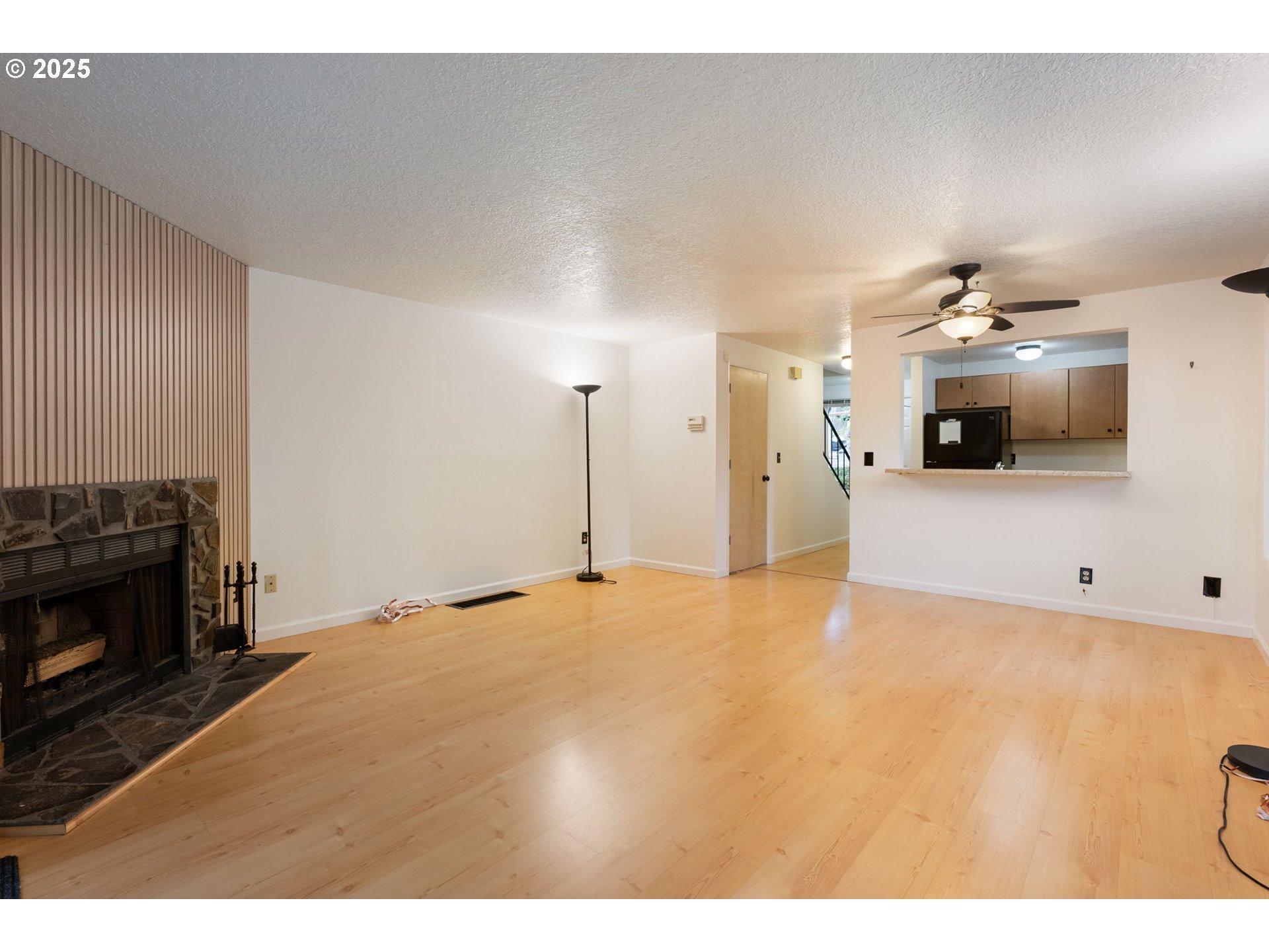 Photo #8: 212210843 Listing: Photo #8