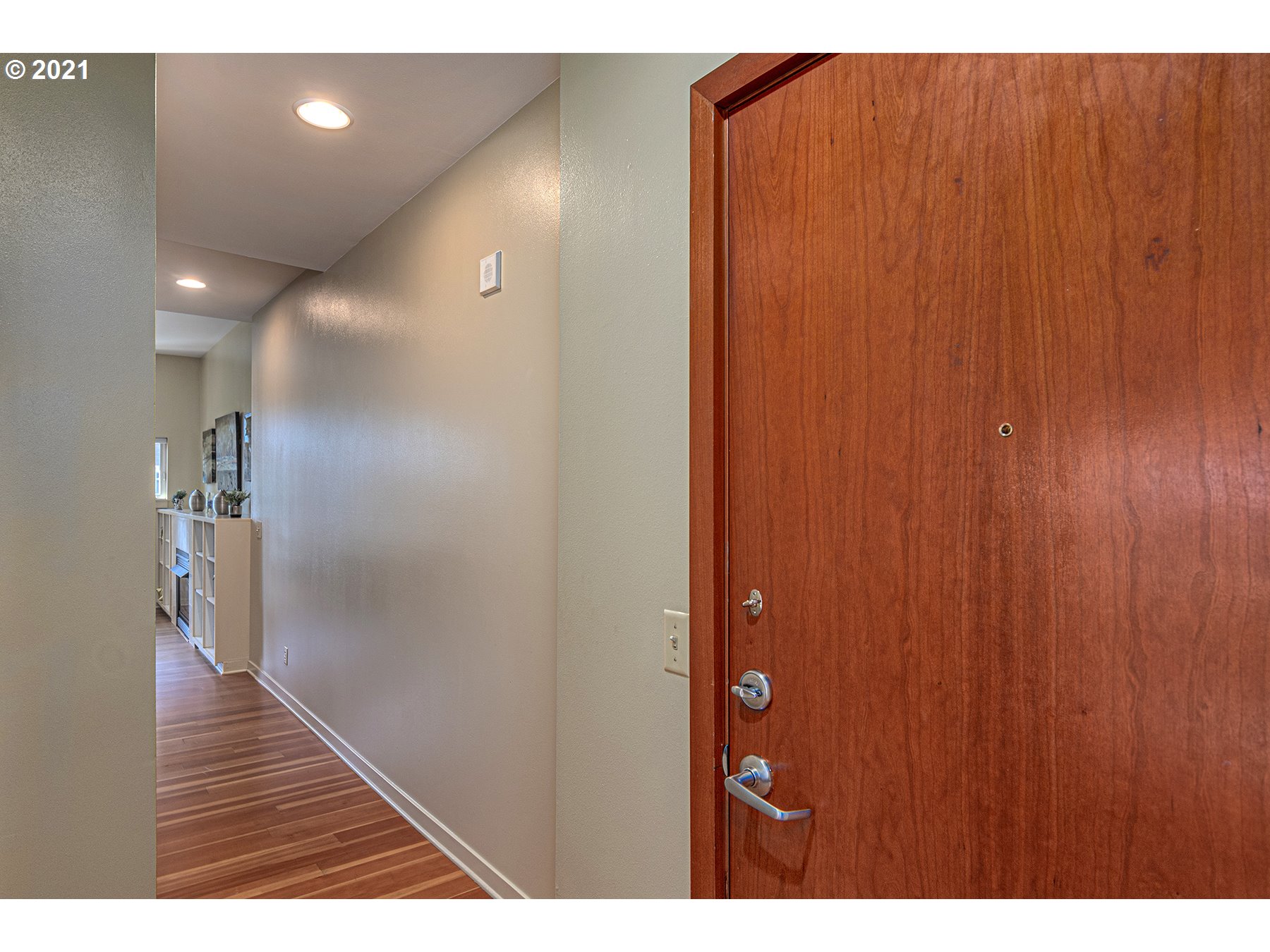 Photo #4: 21221636 Listing 