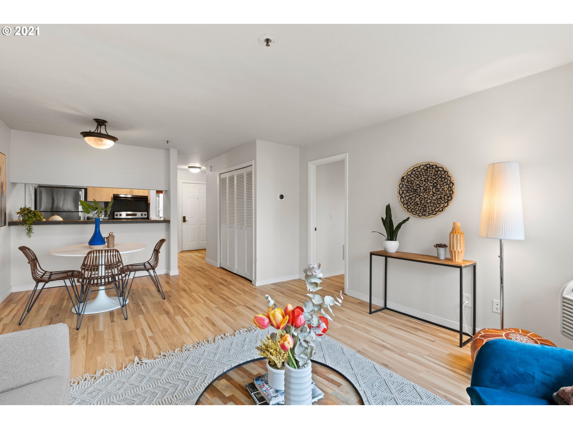 Photo #4: 21224094 Listing 
