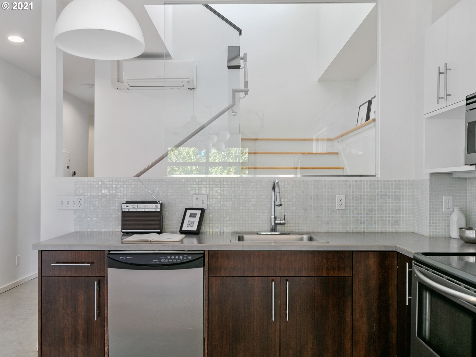 Photo #4: 21229146 Listing 