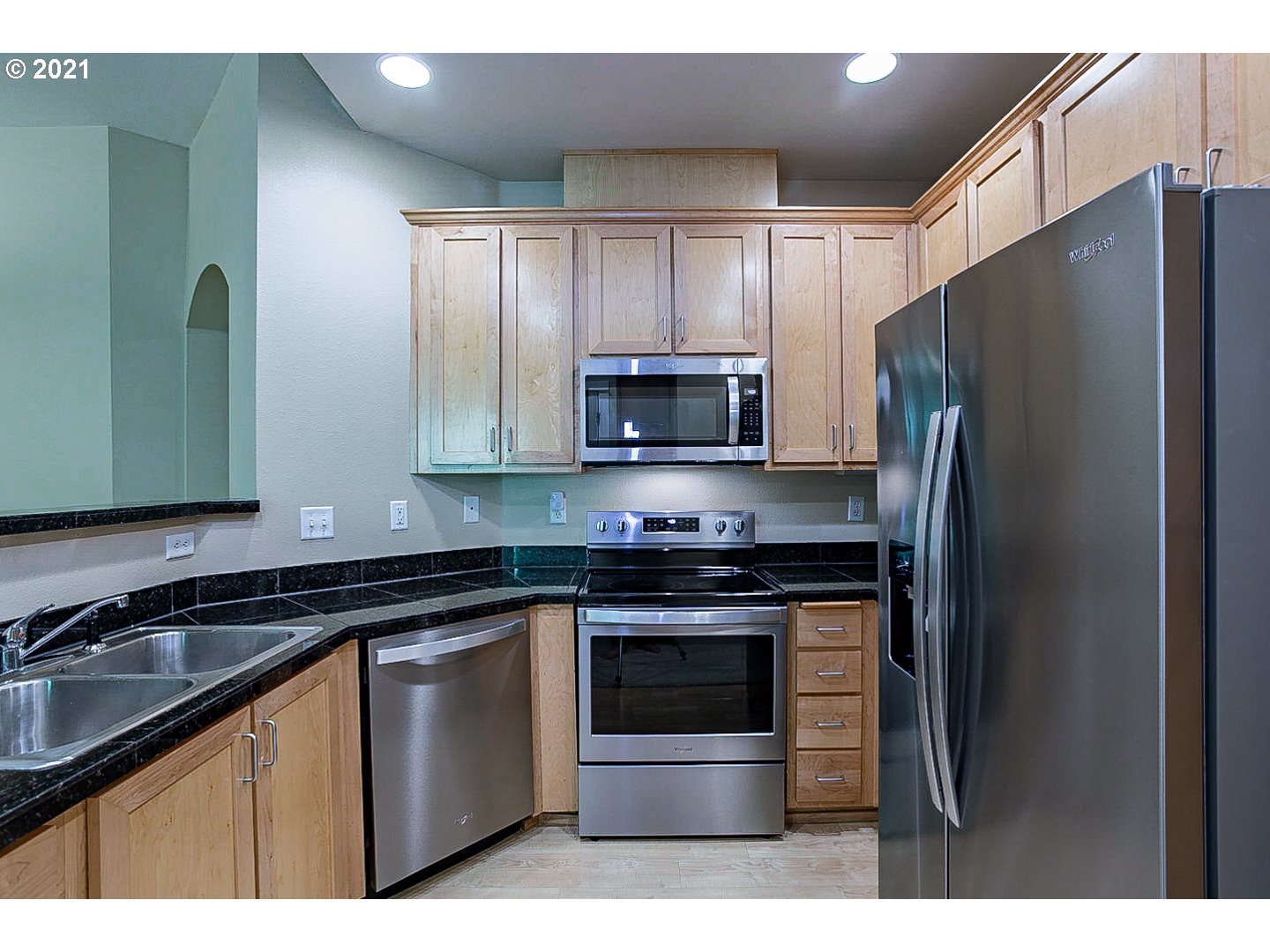 Photo #2: 21232149 Listing 