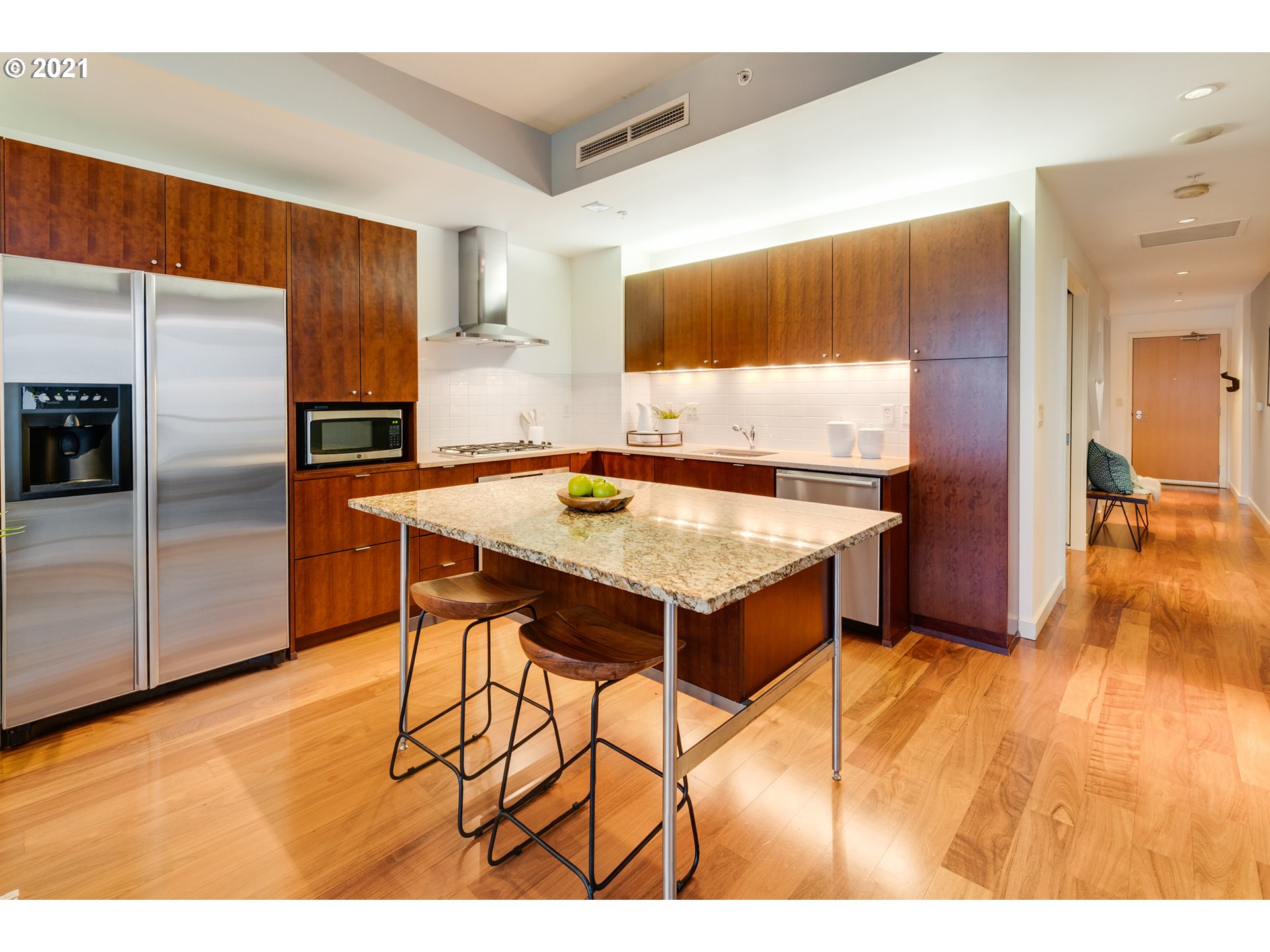 Photo #2: 21232917 Listing 