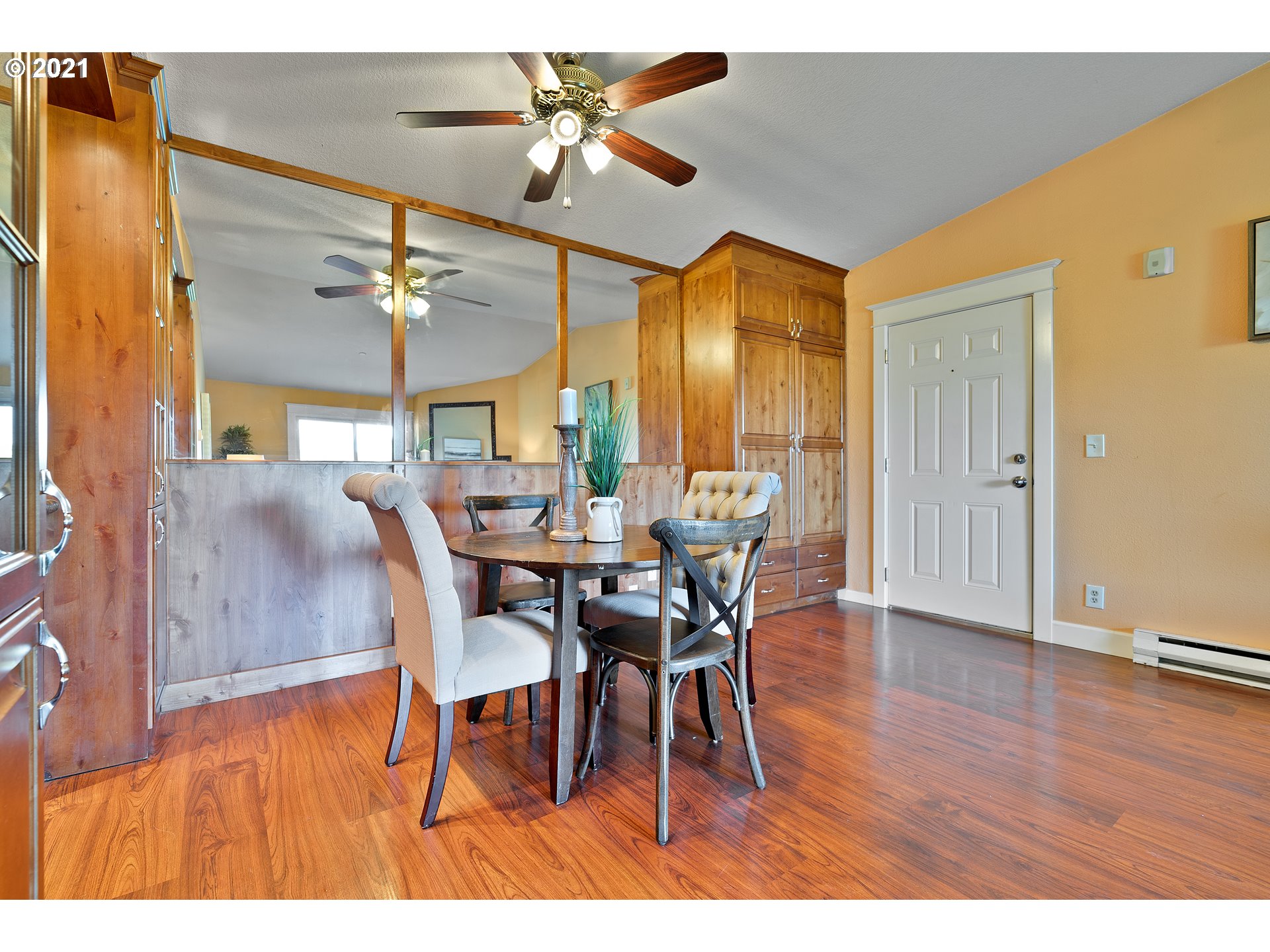 Photo #3: 21241580 Listing 