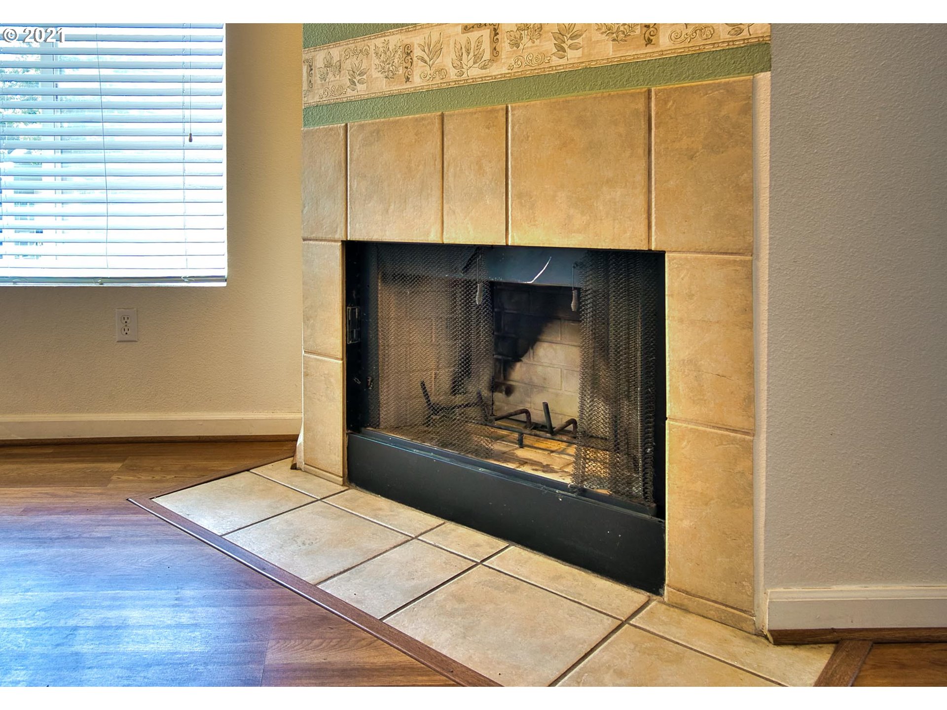 Photo #4: 21242980 Listing 