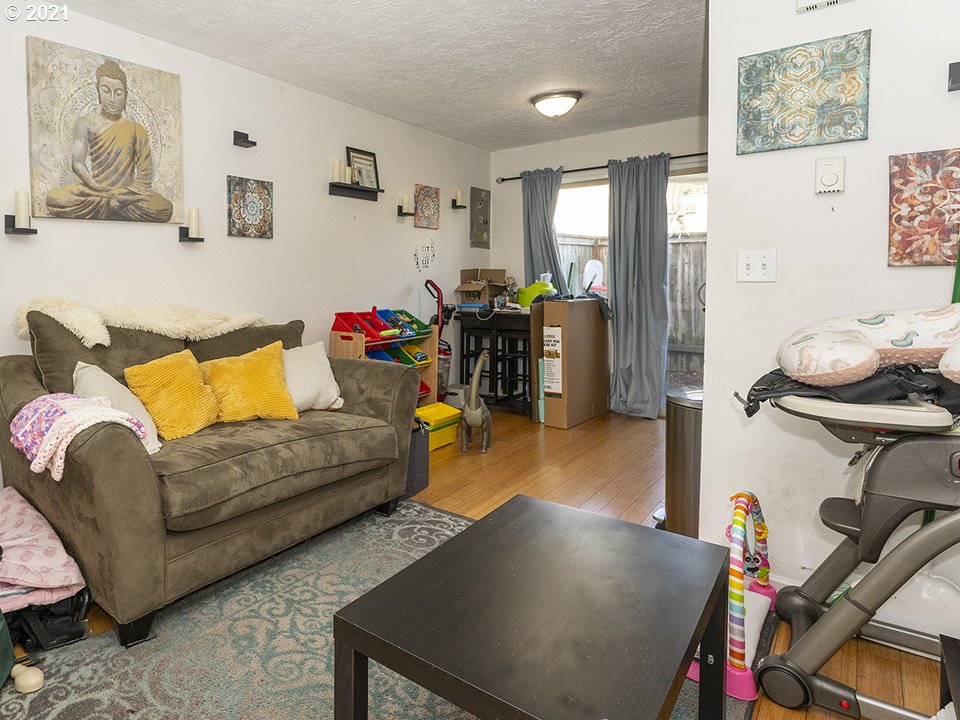 Photo #2: 21243323 Listing 
