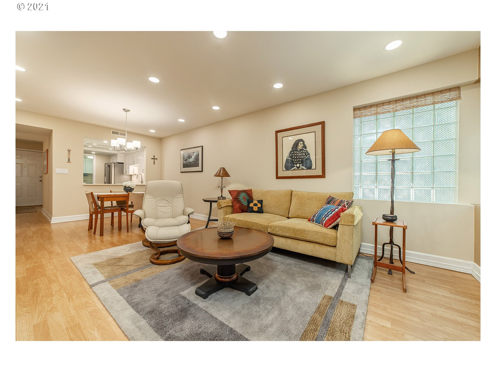 Photo #2: 21243327 Listing 