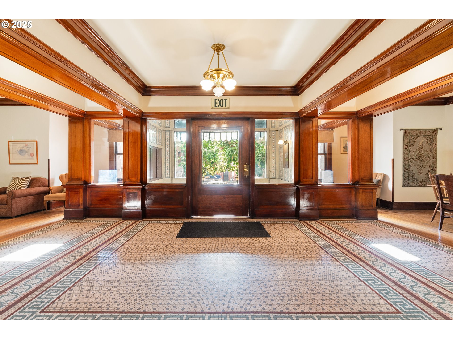 Photo #2: 212435545 Listing: Photo #2