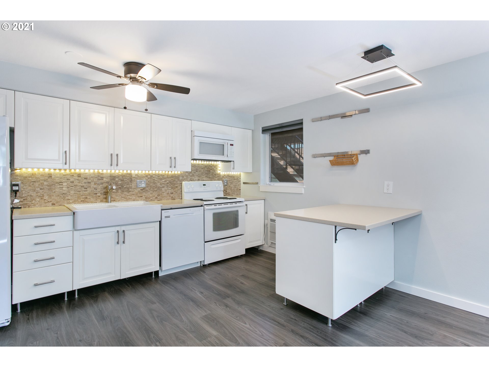Photo #2: 21244391 Listing 