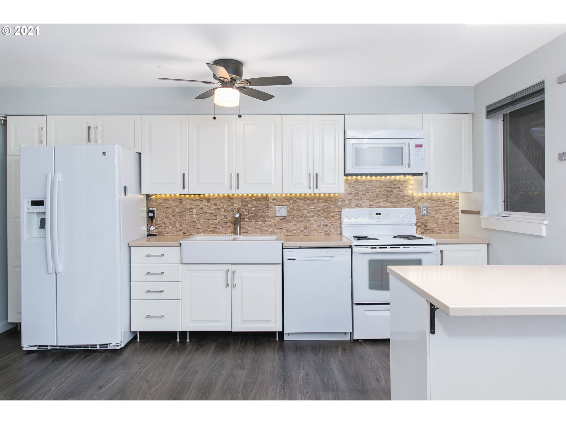 Photo #6: 21244391 Listing 