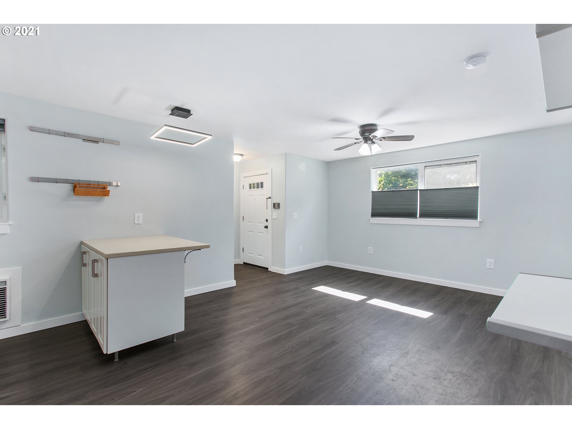 Photo #3: 21244391 Listing 