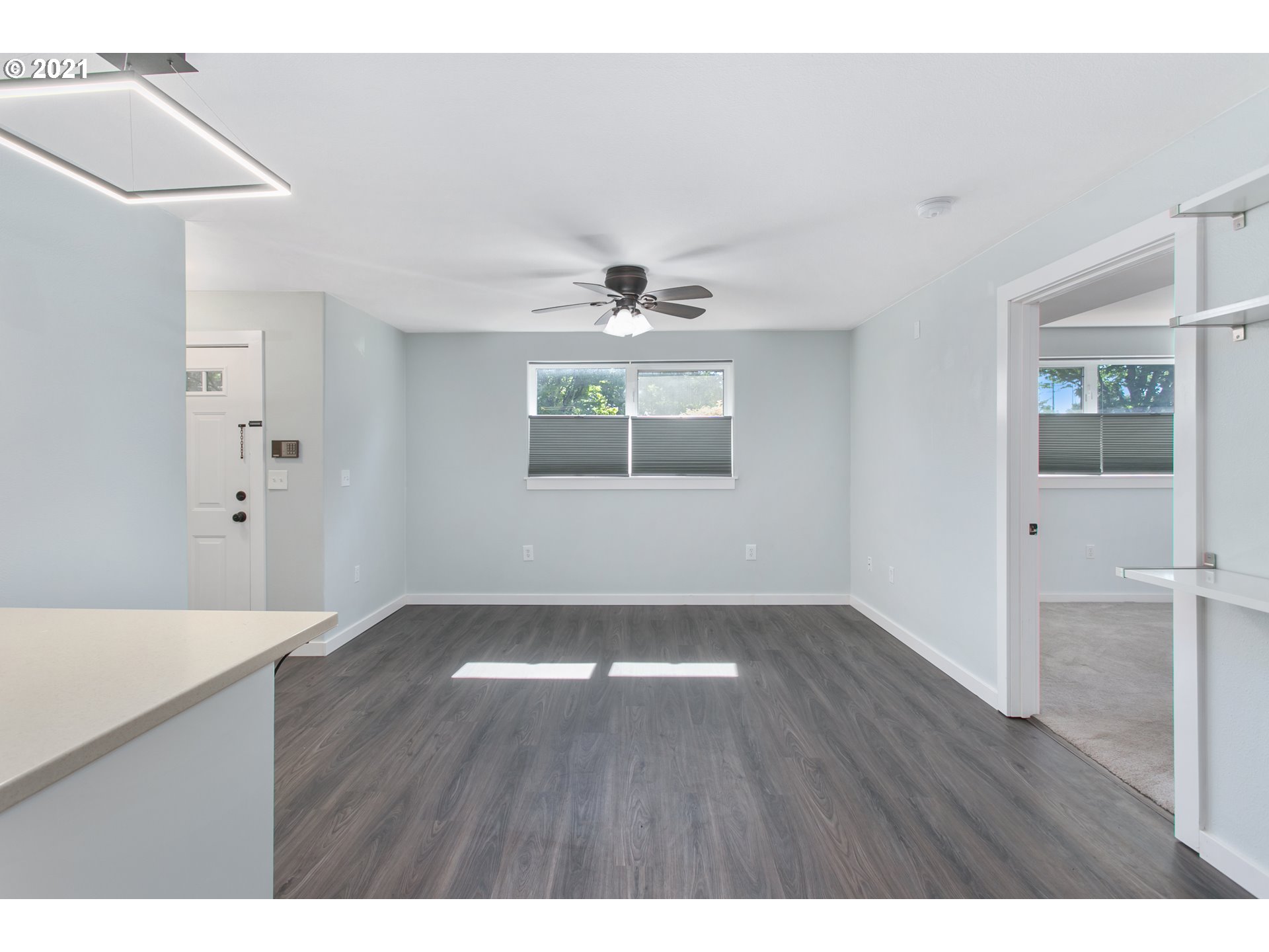 Photo #5: 21244391 Listing 