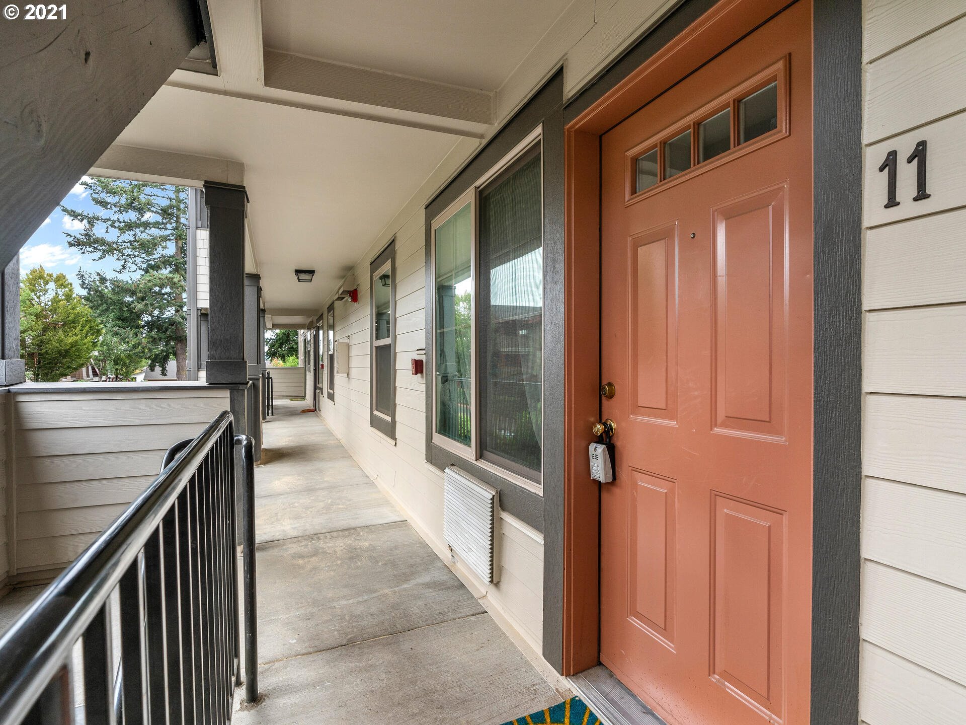 Photo #4: 21248189 Listing 