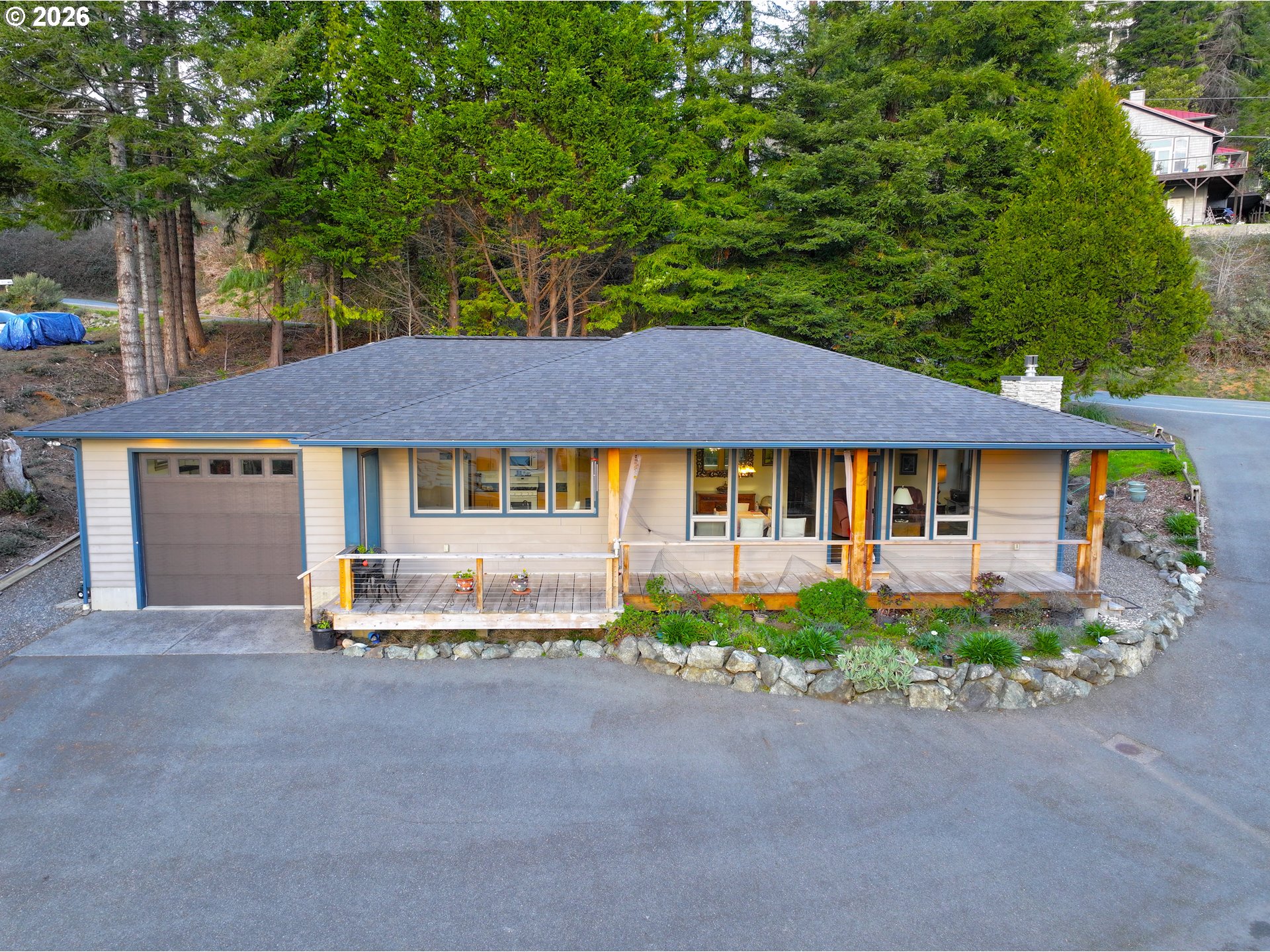 929 OLD COUNTY RD, Brookings, OR, 97415