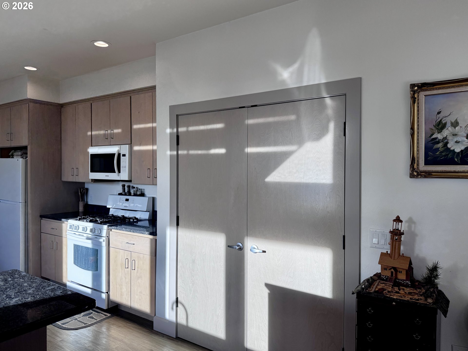 929 OLD COUNTY RD, Brookings, OR, 97415