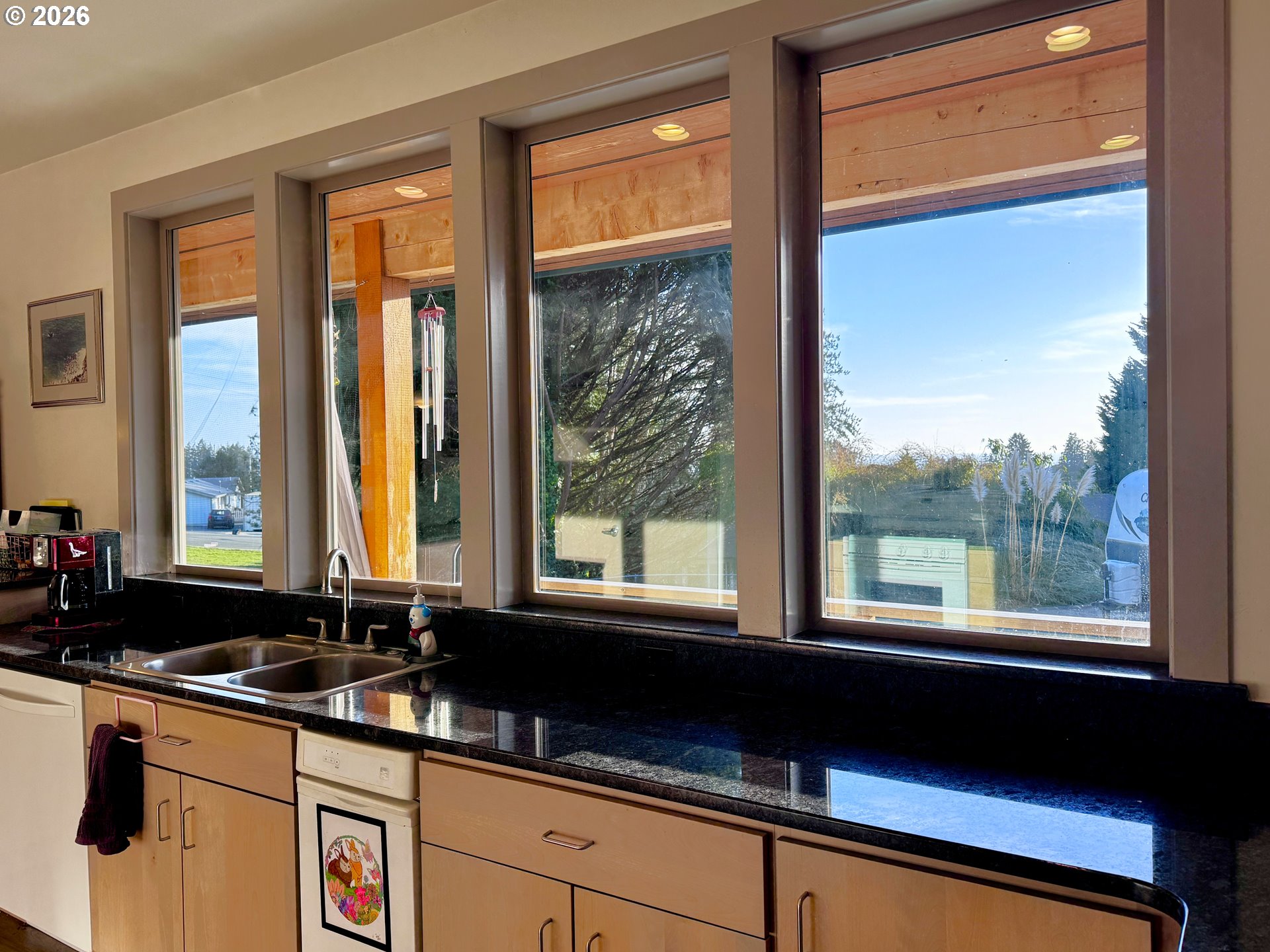 929 OLD COUNTY RD, Brookings, OR, 97415