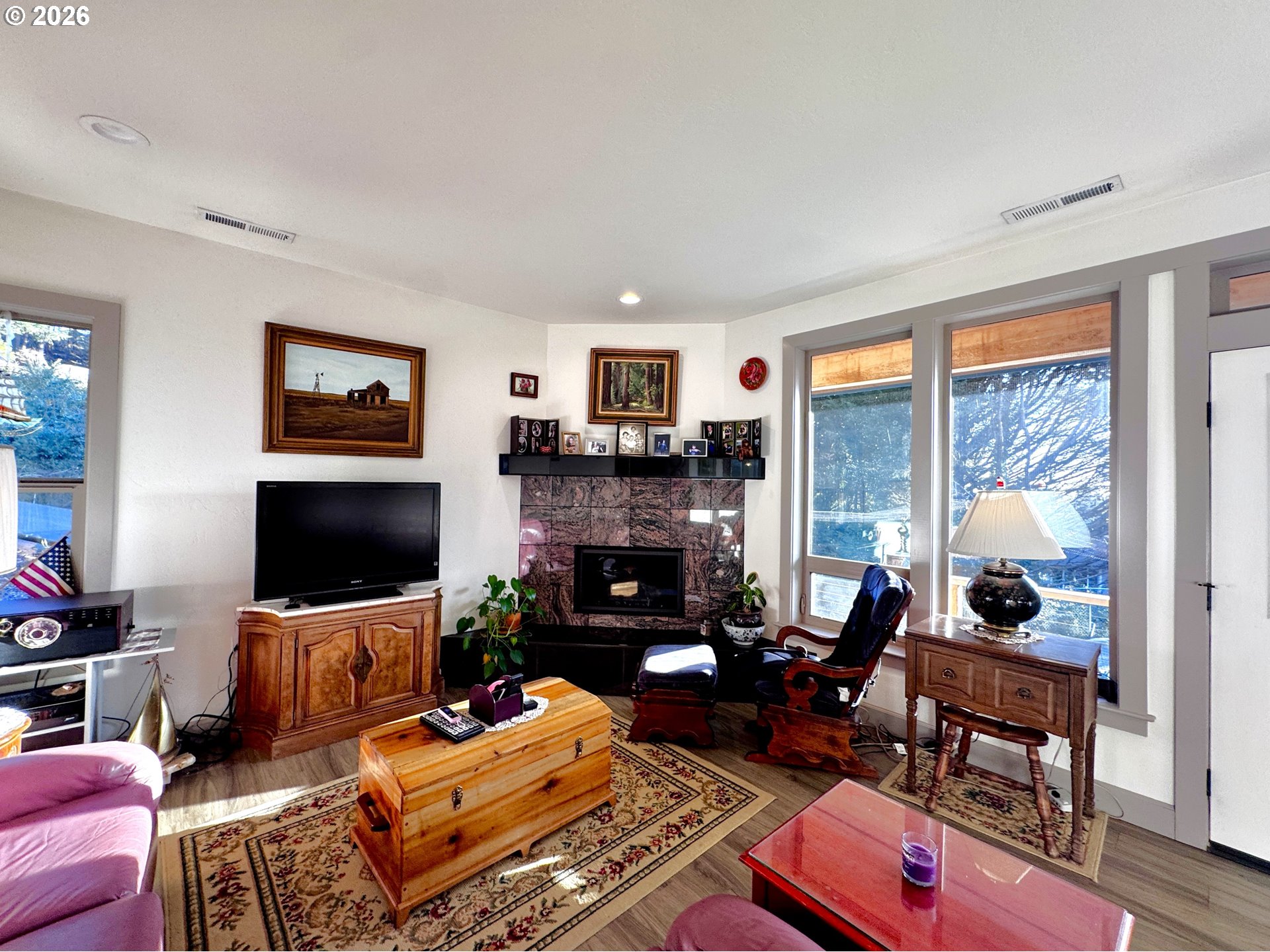 929 OLD COUNTY RD, Brookings, OR, 97415