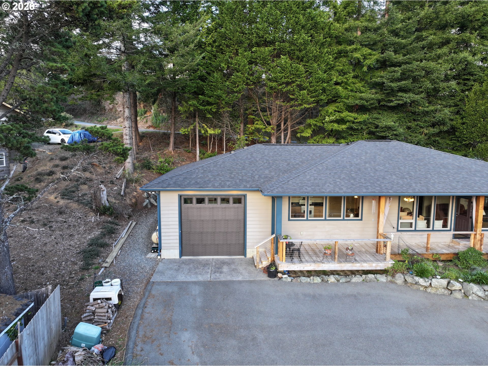 929 OLD COUNTY RD, Brookings, OR, 97415