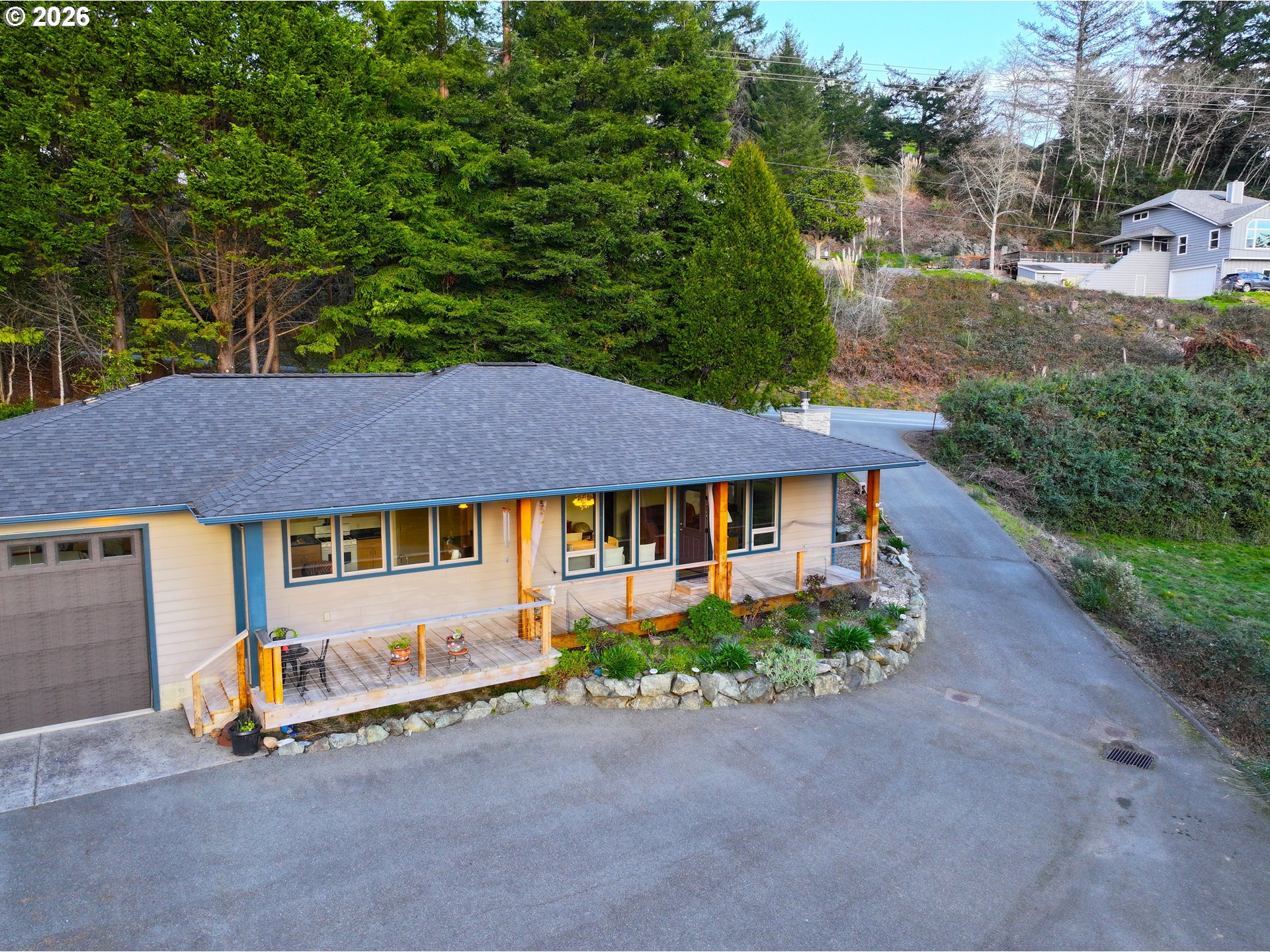 929 OLD COUNTY RD, Brookings, OR, 97415