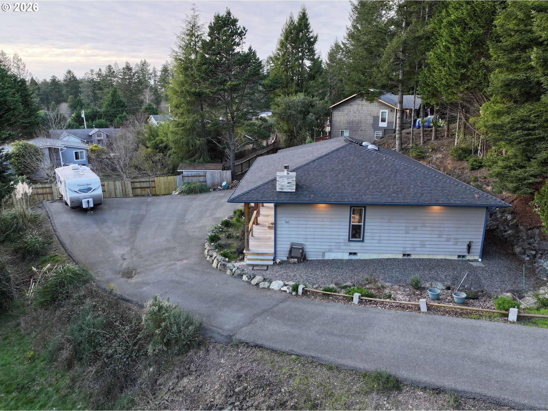 929 OLD COUNTY RD, Brookings, OR, 97415