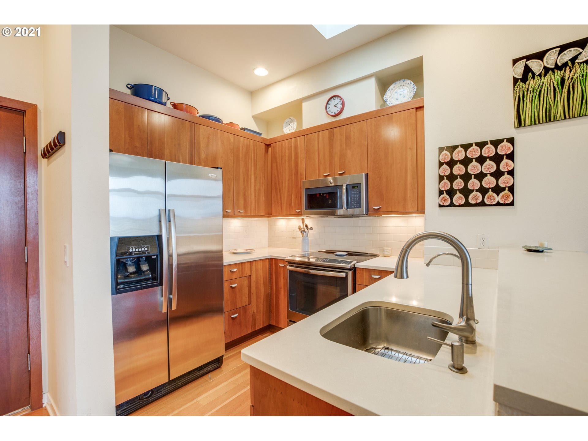 Photo #4: 21249300 Listing 