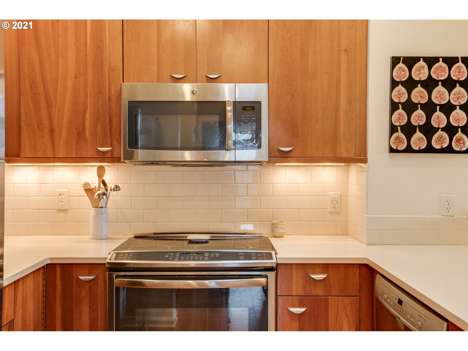 Photo #5: 21249300 Listing 