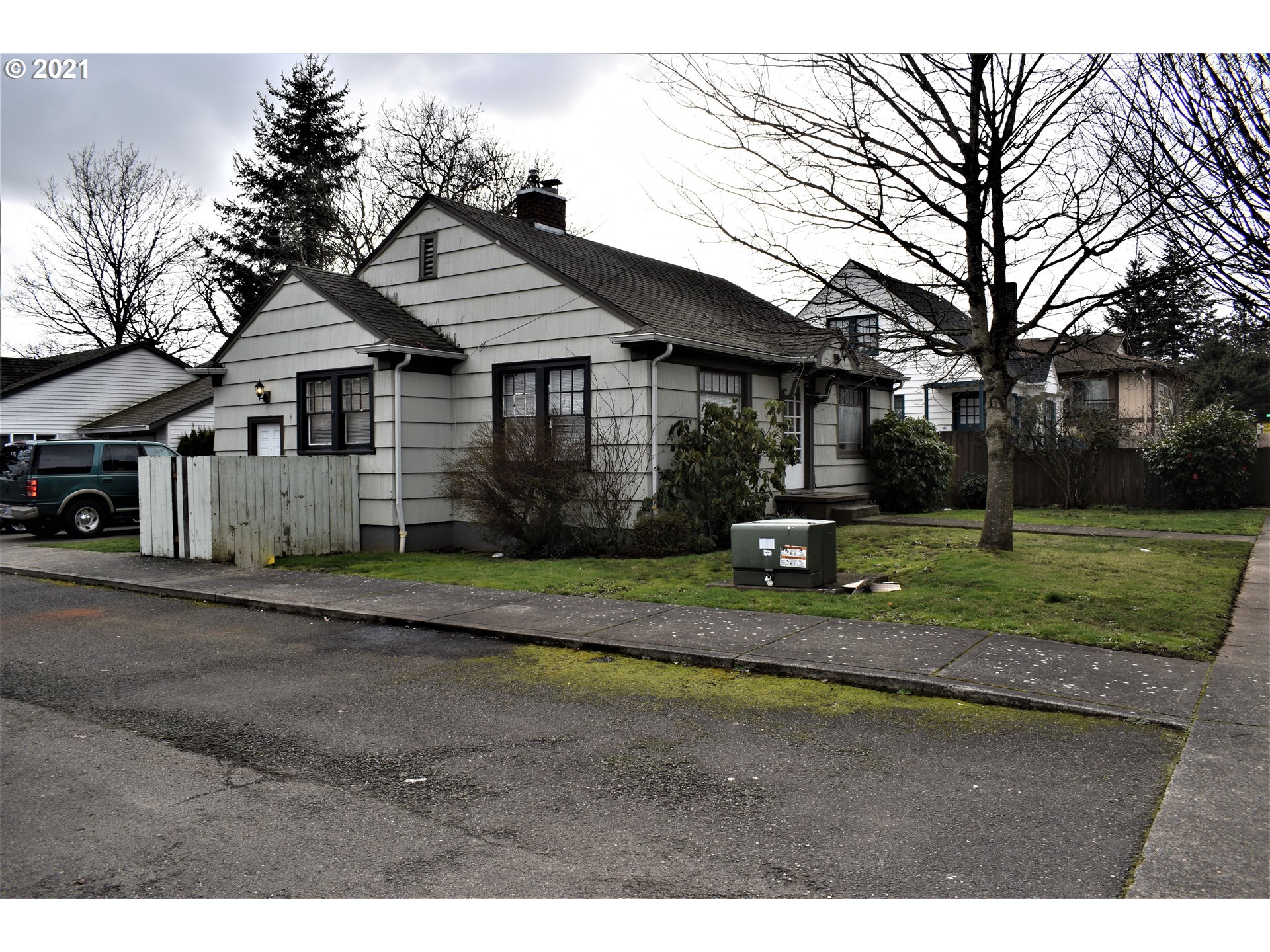 Photo #2: 21249593 Listing 