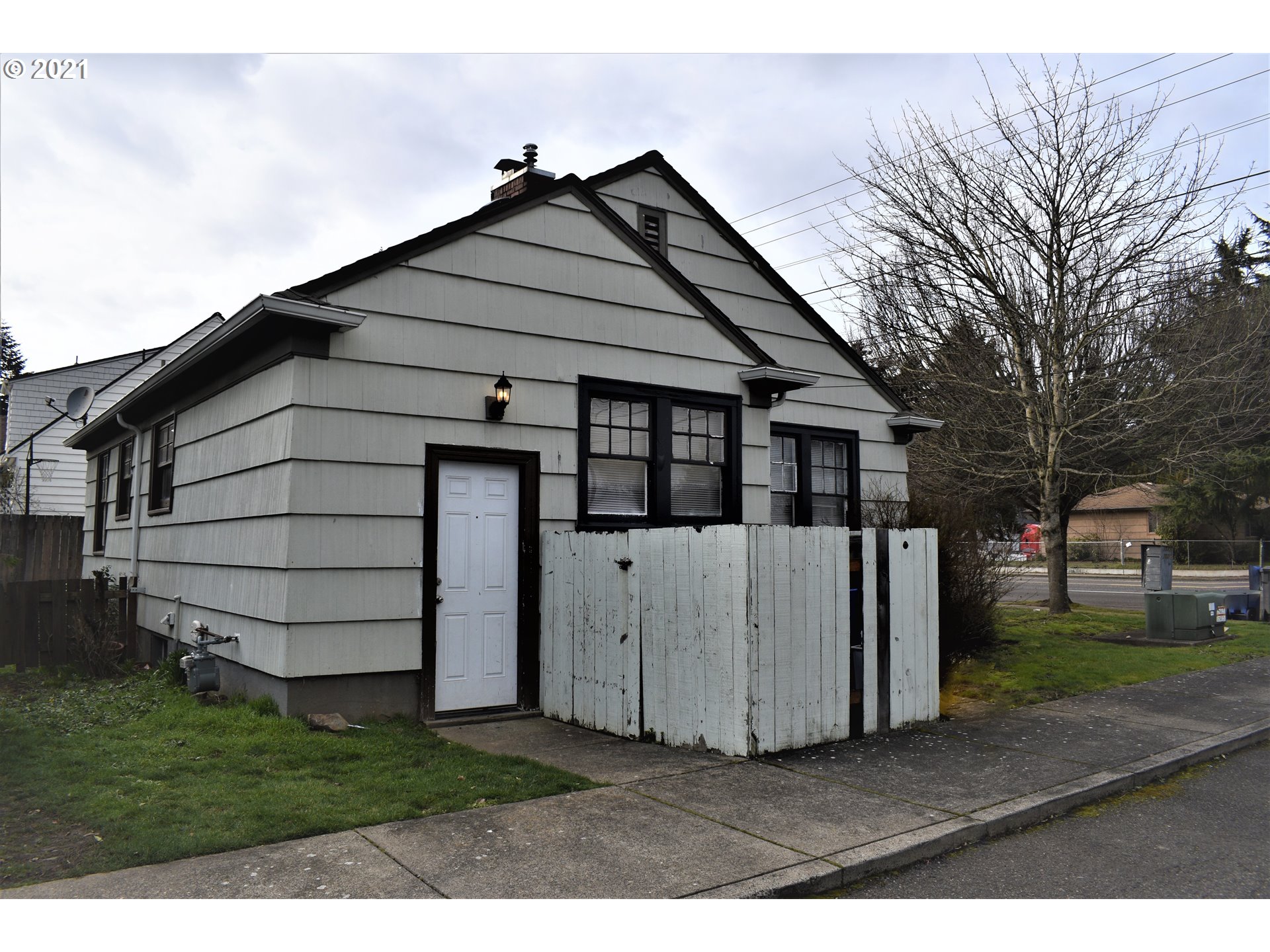 Photo #3: 21249593 Listing 