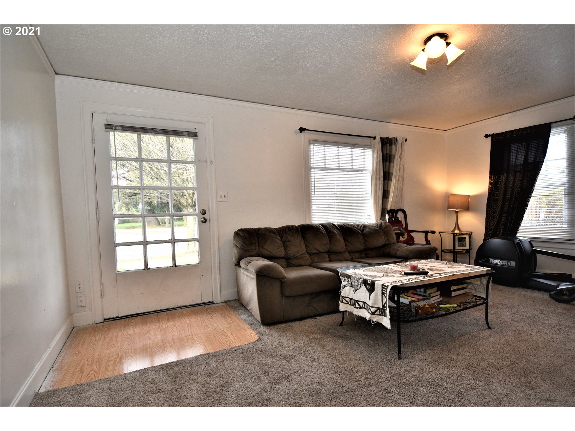 Photo #6: 21249593 Listing 