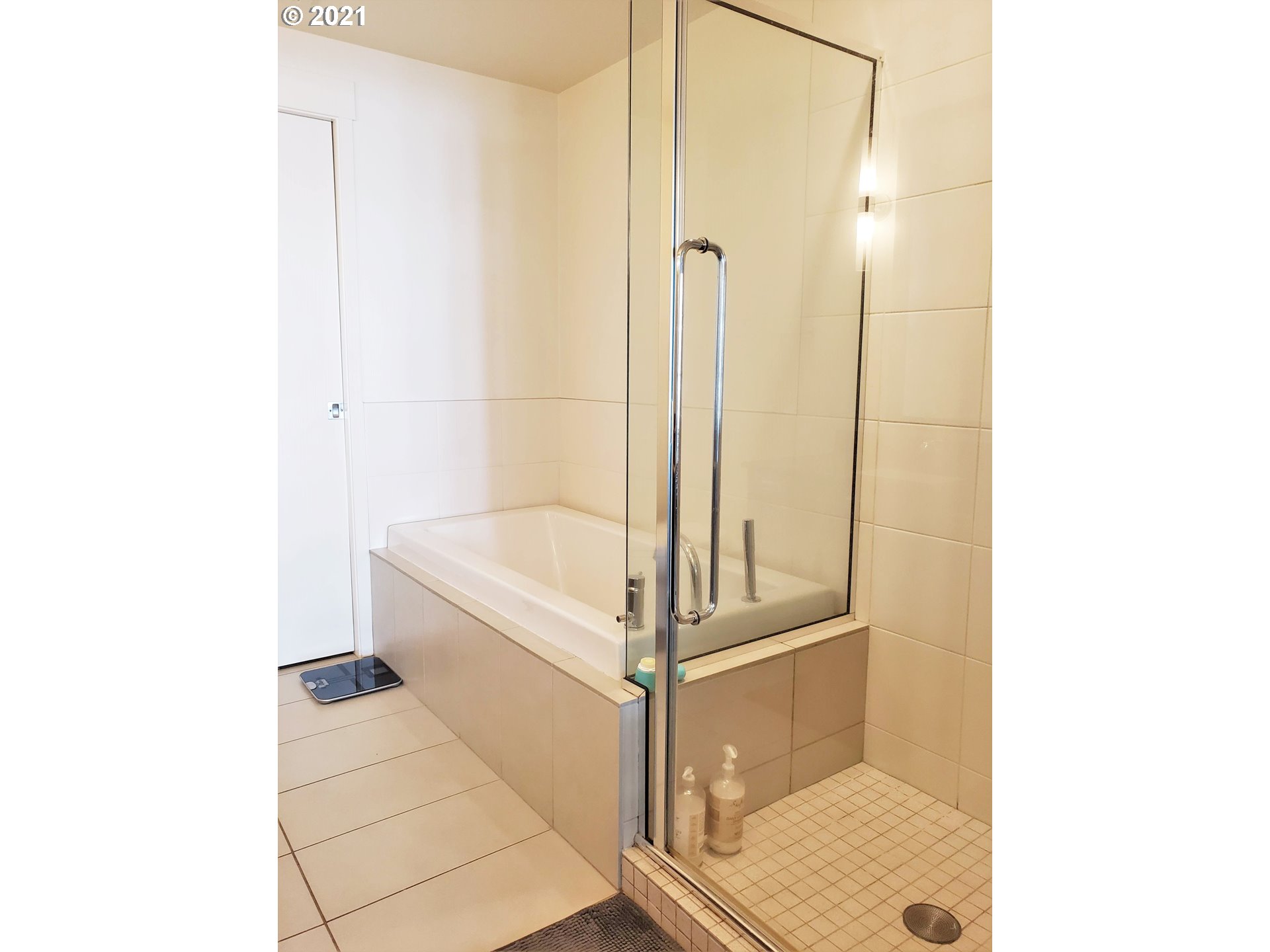 Photo #2: 21250863 Listing 