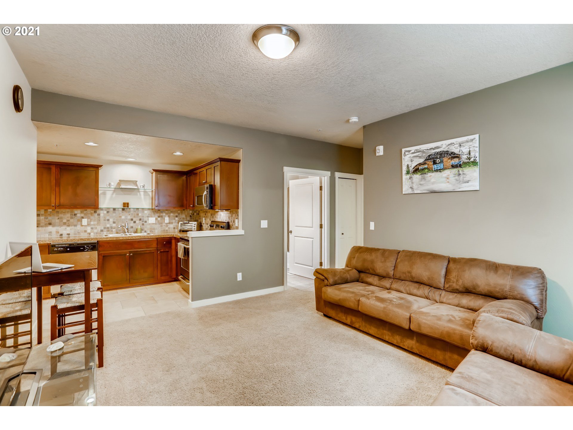 Photo #6: 21252554 Listing 
