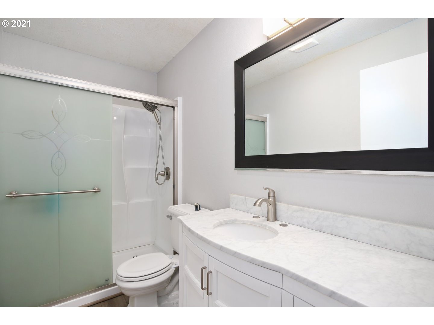 Photo #6: 21252891 Listing 