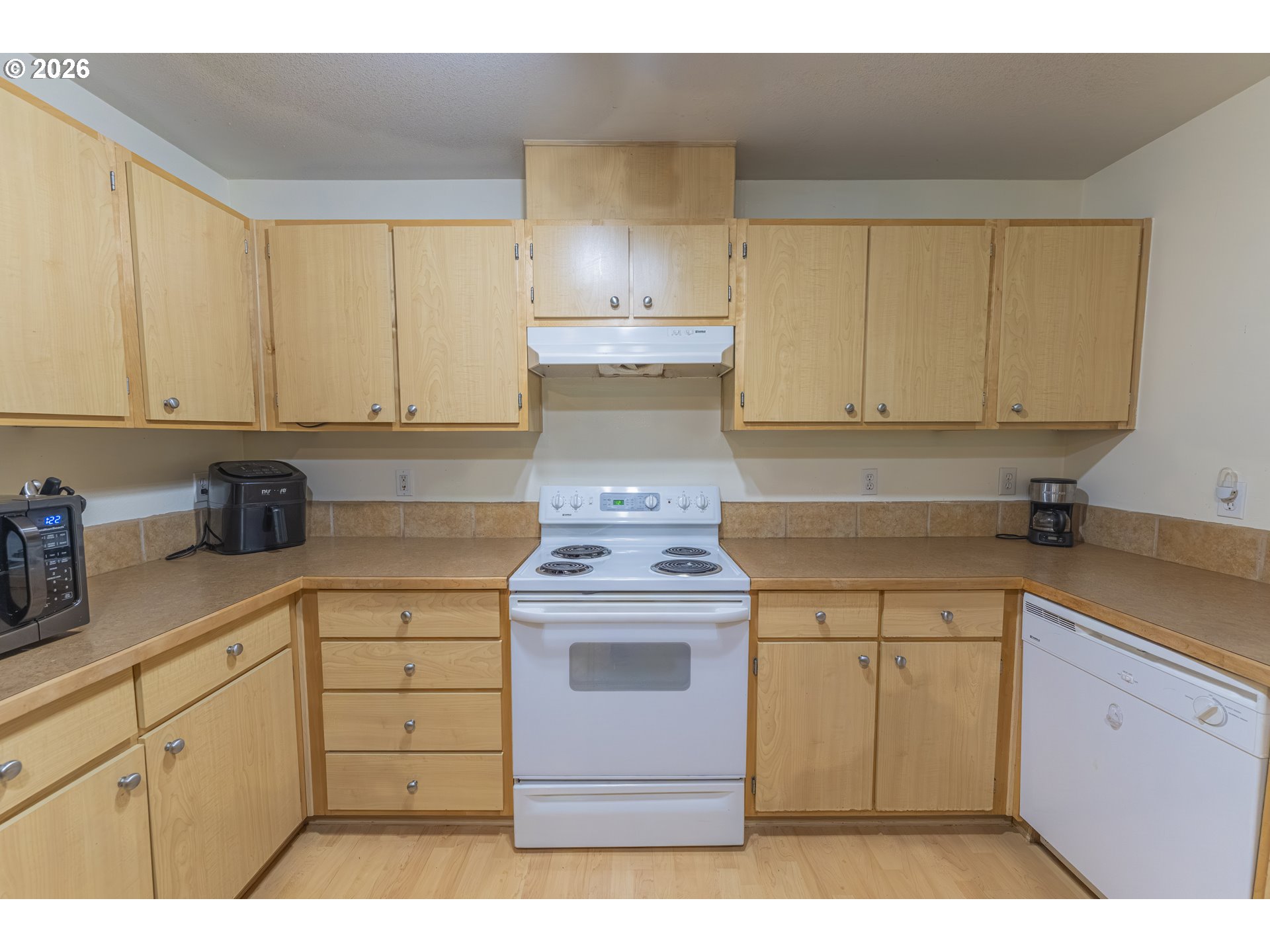 Photo #27: 212534923 Listing: Photo #27