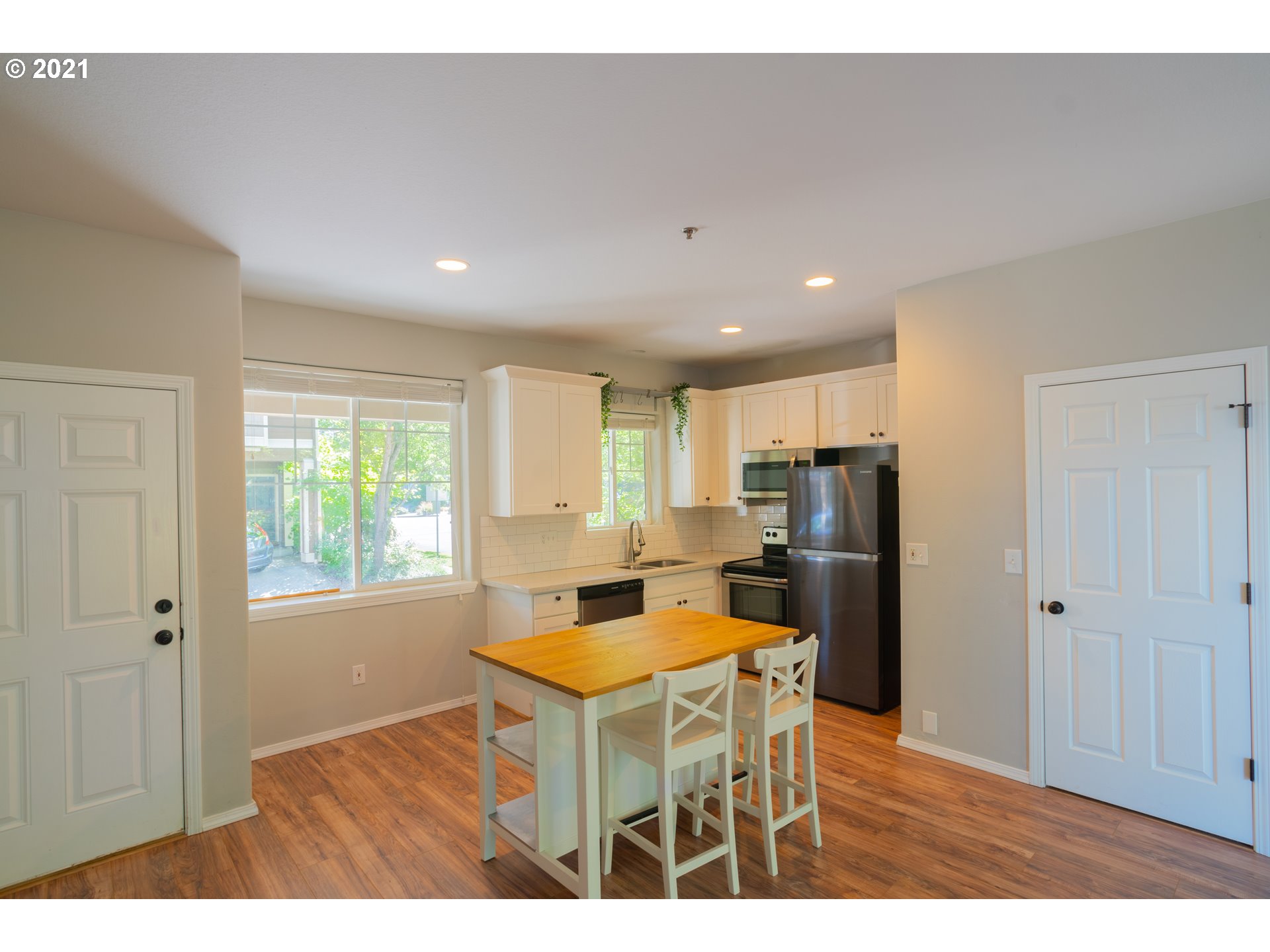 Photo #4: 21254883 Listing 