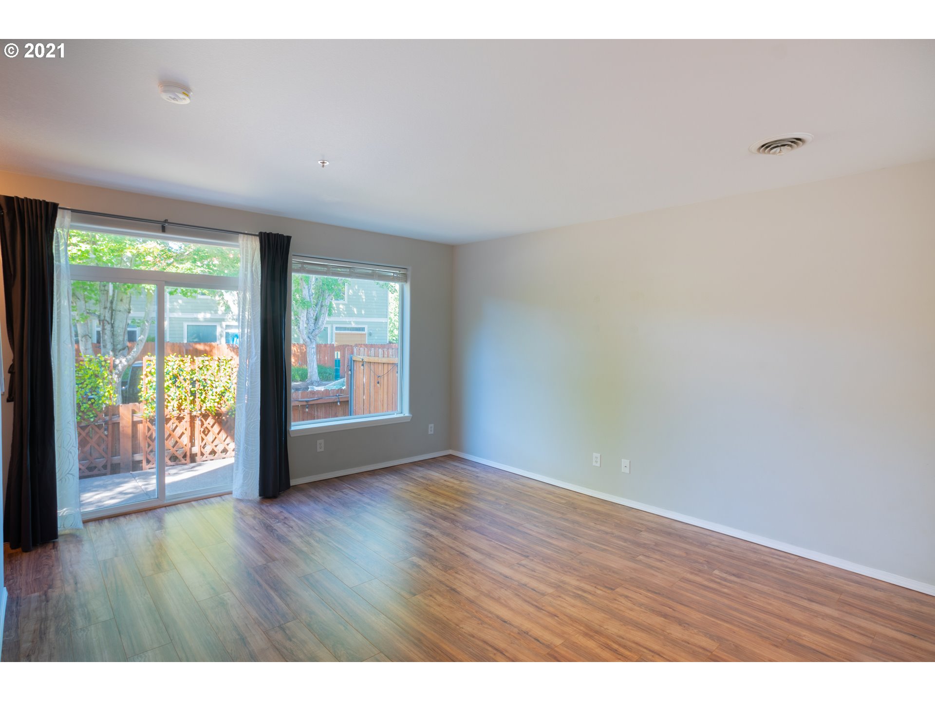Photo #6: 21254883 Listing 
