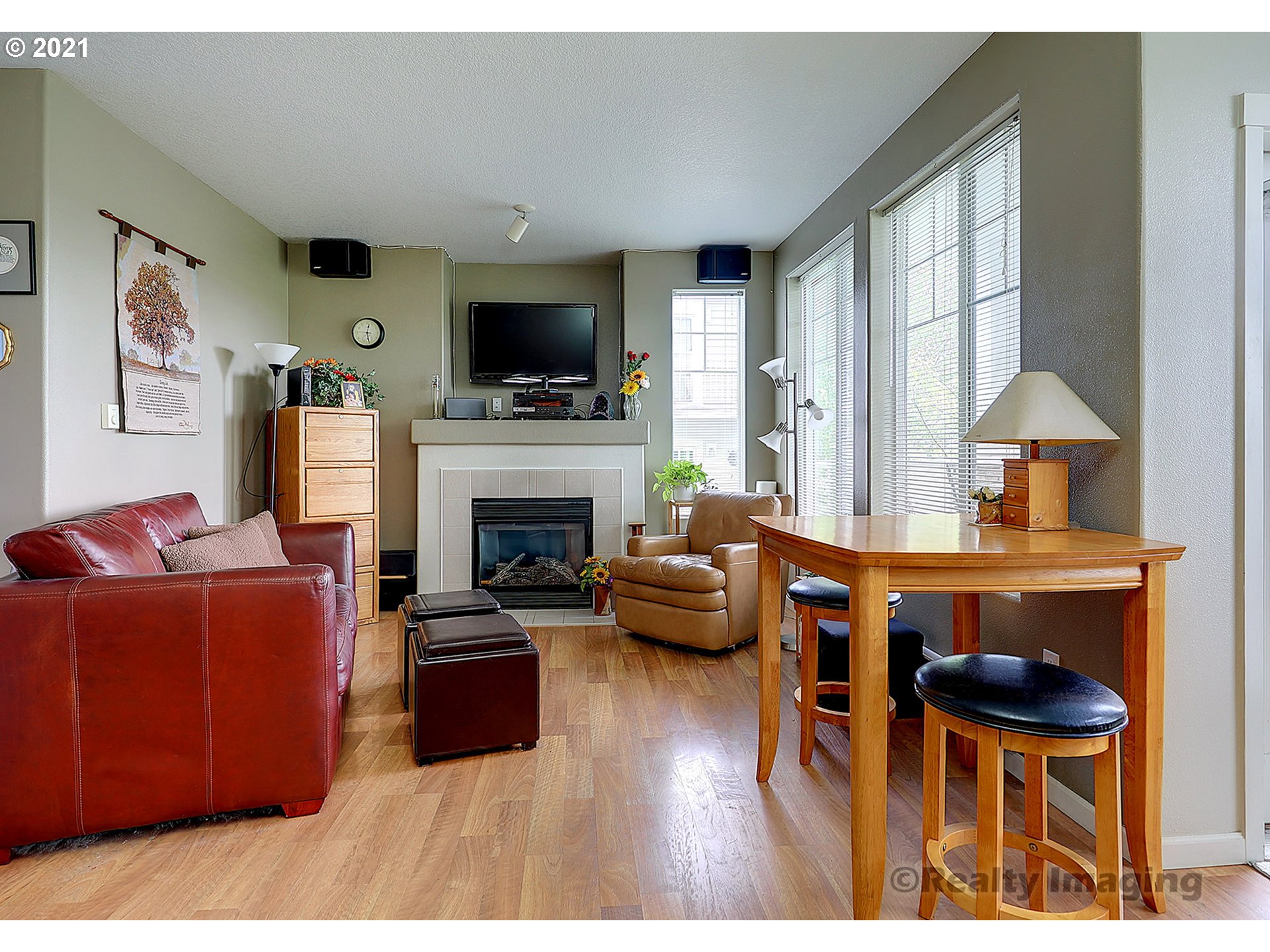 Photo #3: 21256689 Listing 