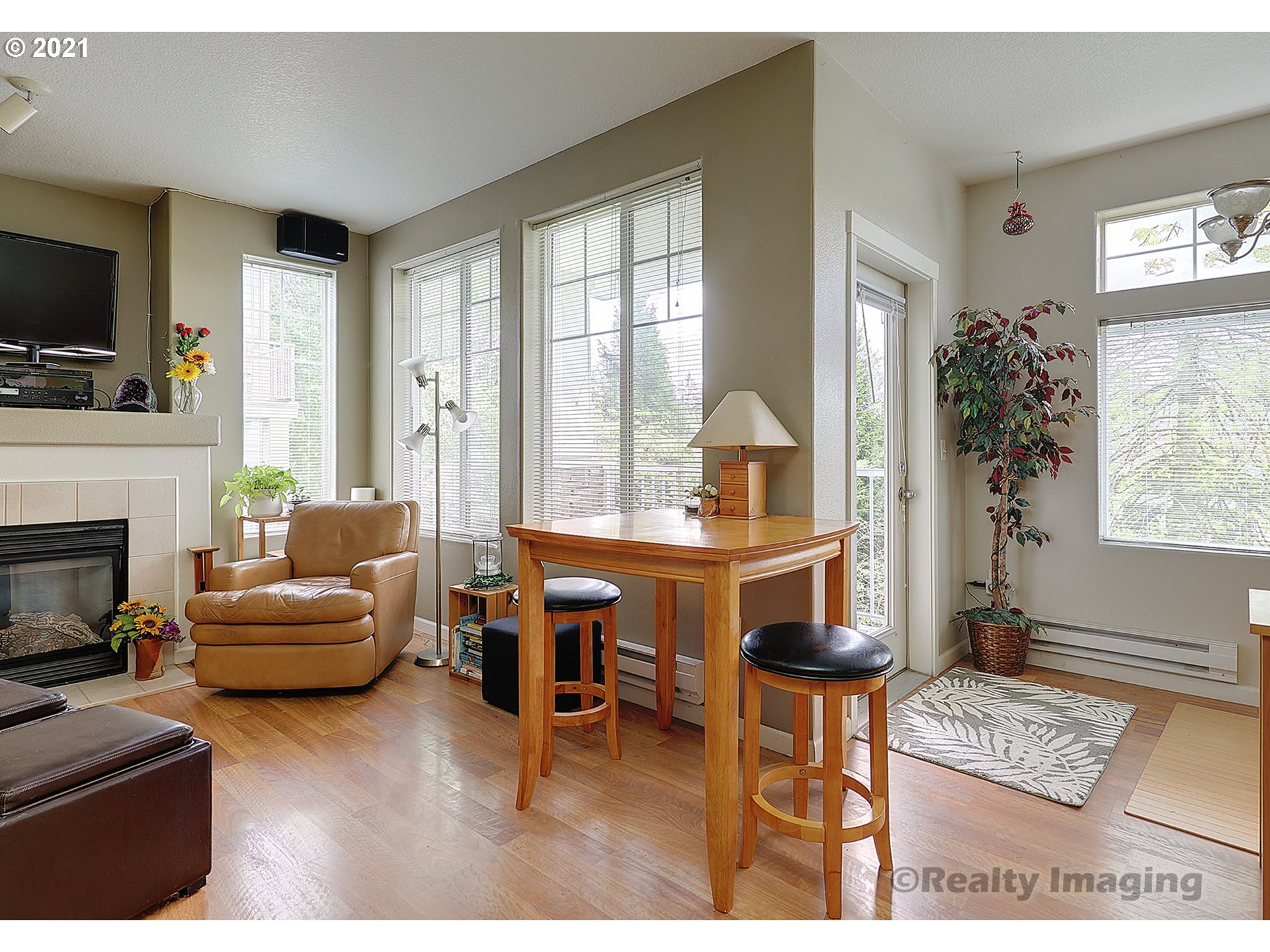 Photo #4: 21256689 Listing 