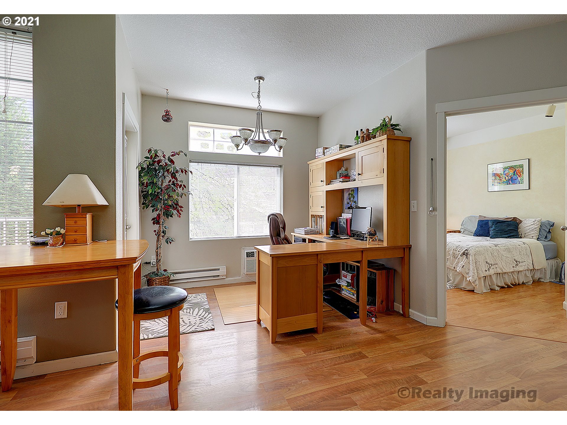 Photo #5: 21256689 Listing 
