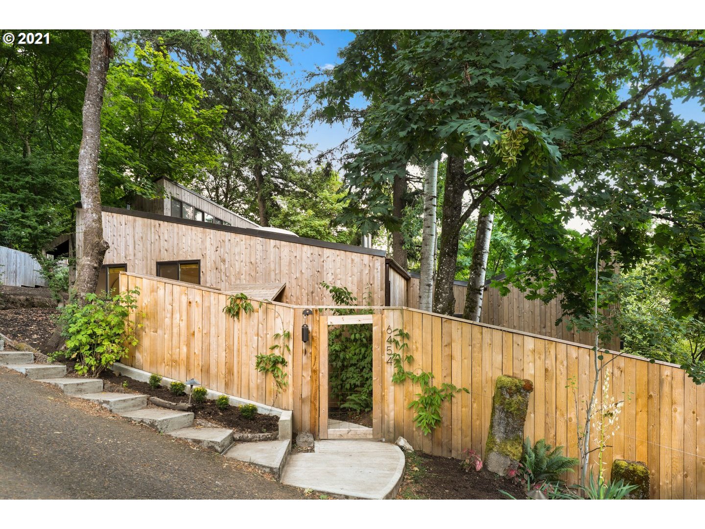 Photo #2: 21257662 Listing 