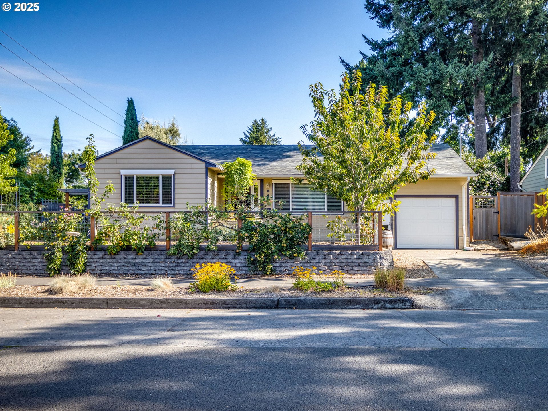 2125 W 19TH PL, Eugene, OR, 97405