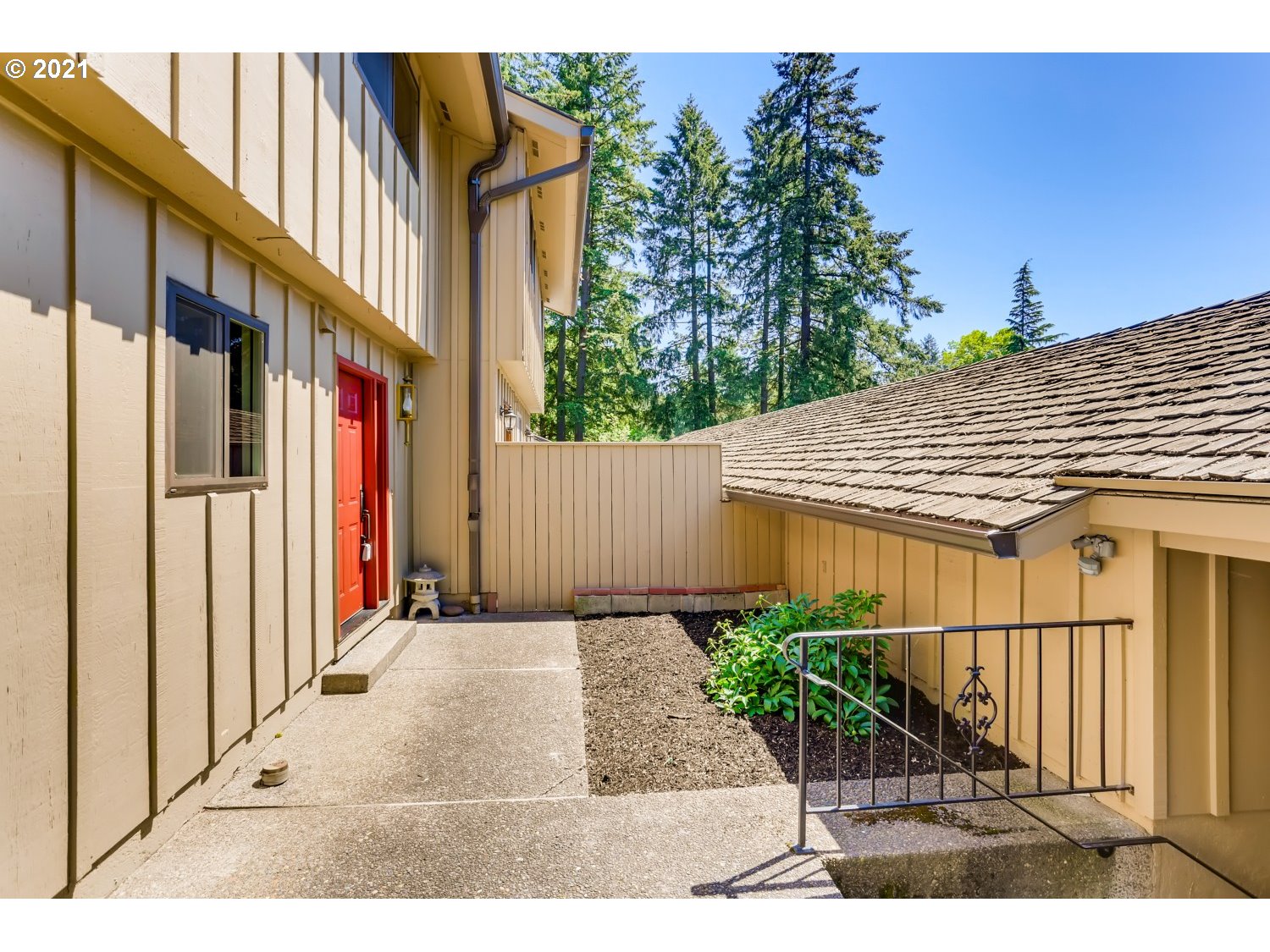 Photo #2: 21262521 Listing 