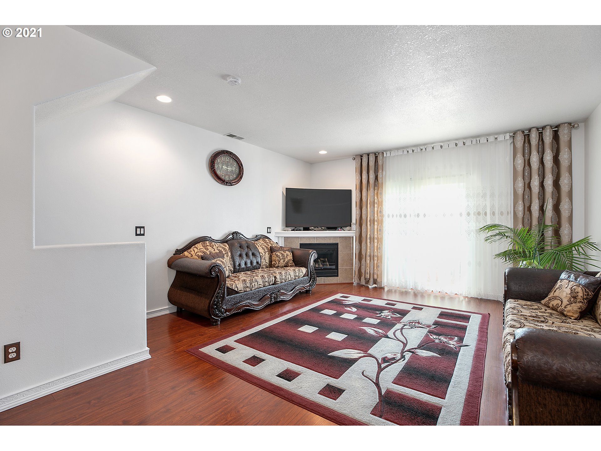 Photo #5: 21262717 Listing 