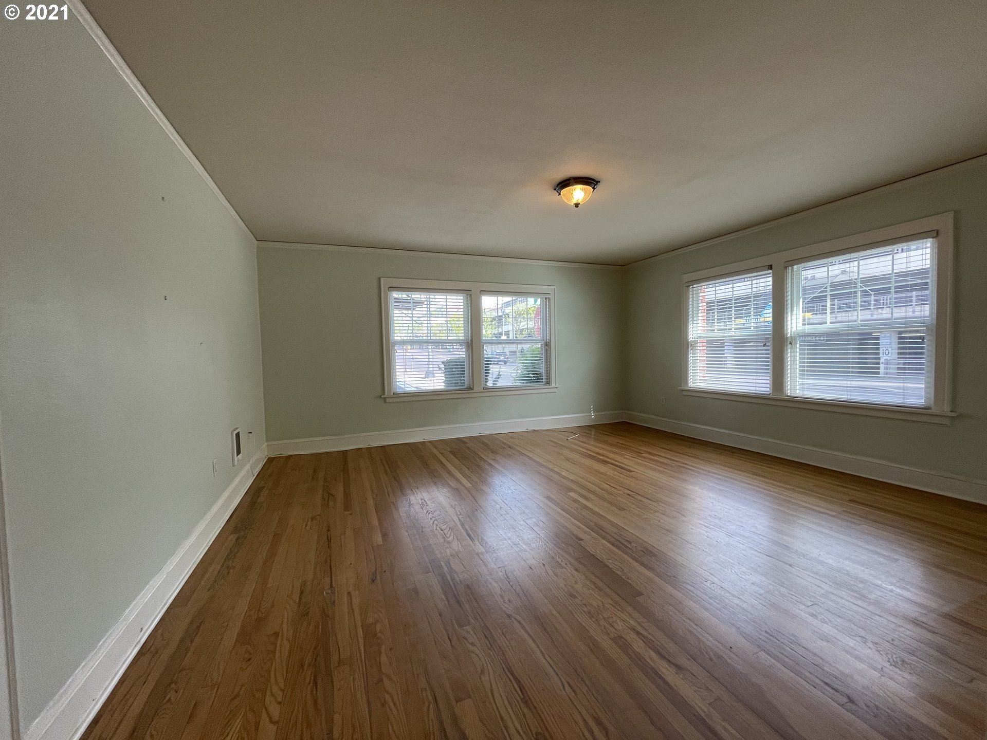 Photo #4: 21263845 Listing 