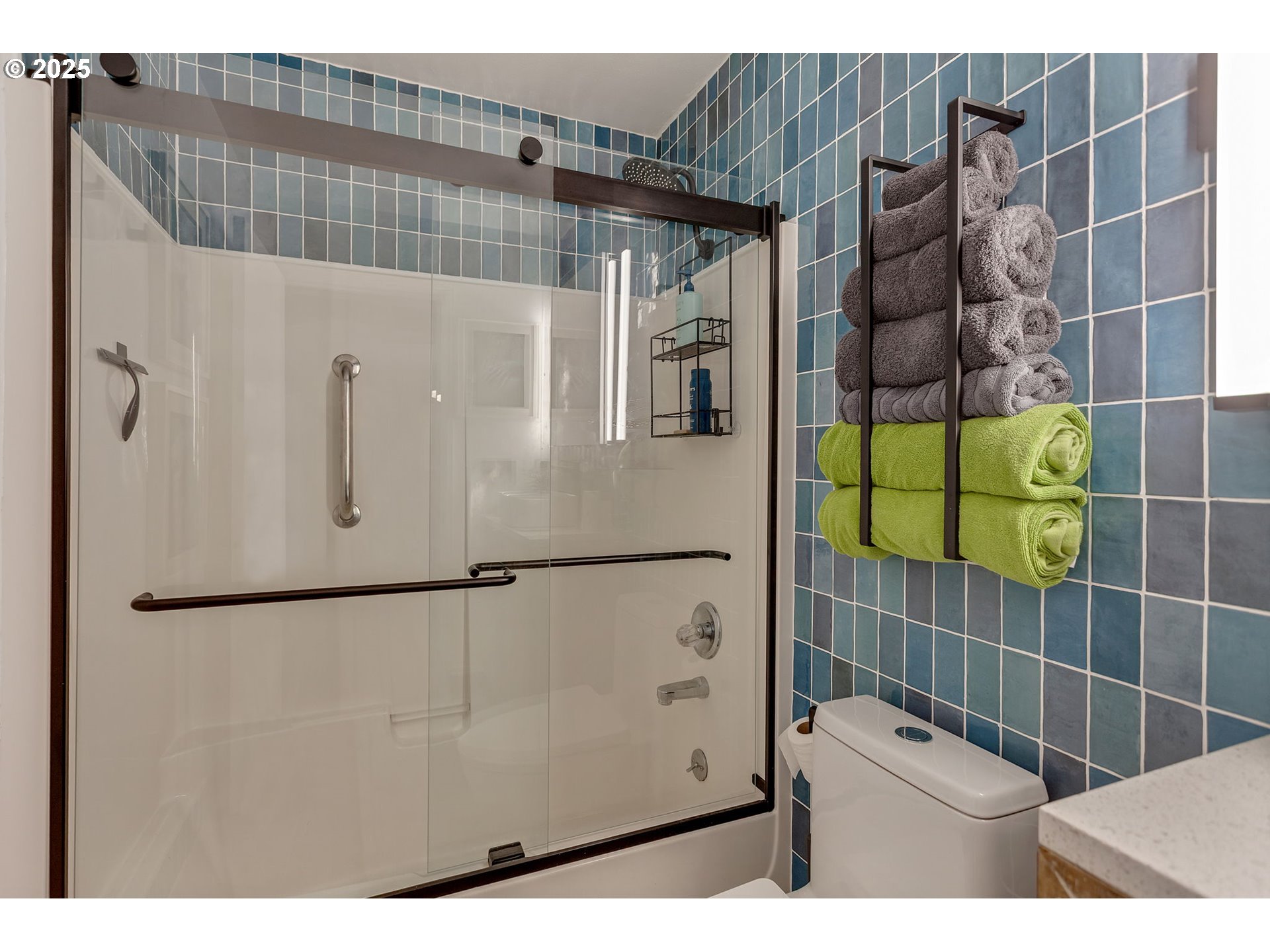 Photo #25: 212642447 Listing: Photo #25