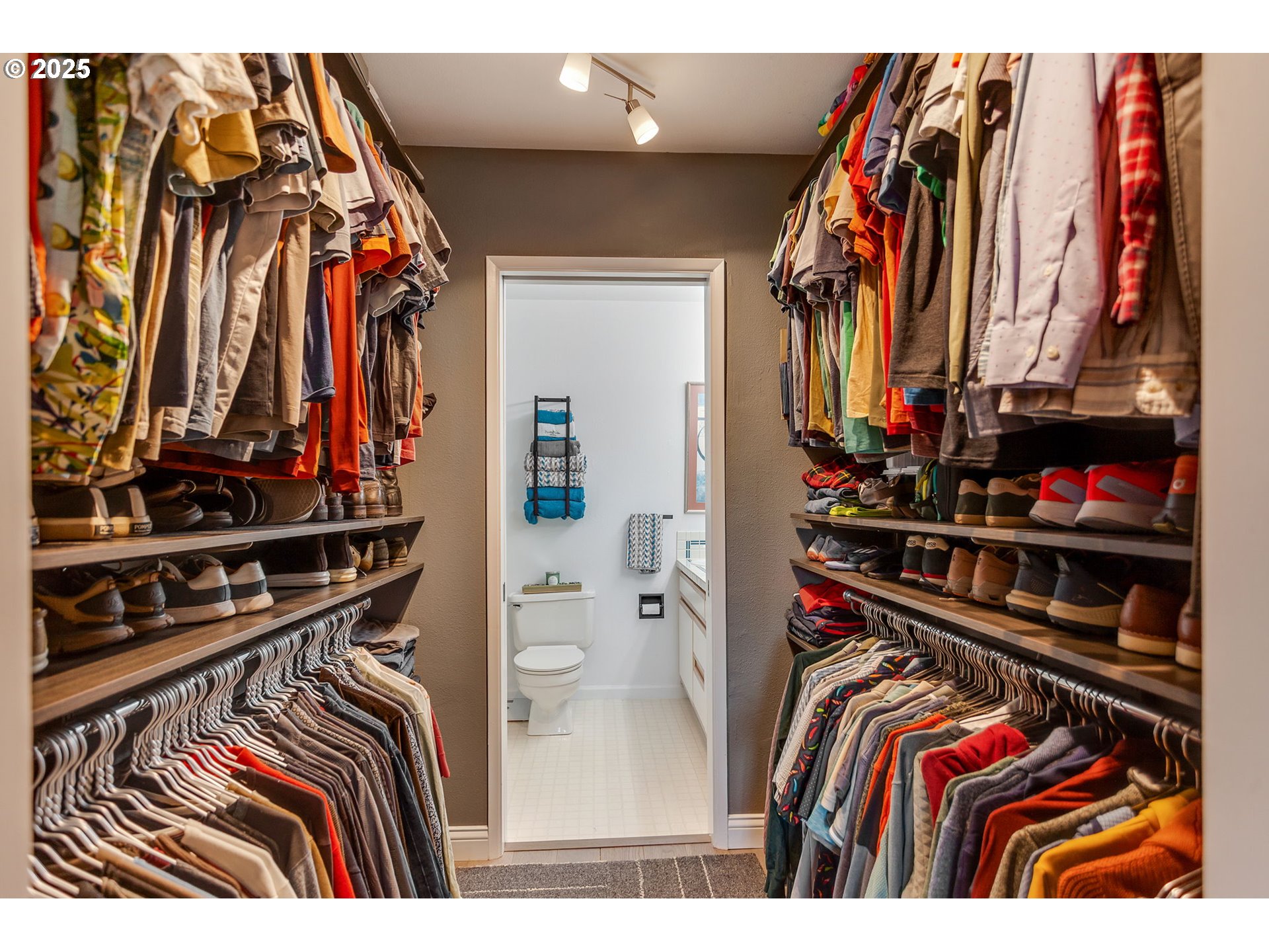 Photo #28: 212642447 Listing: Photo #28