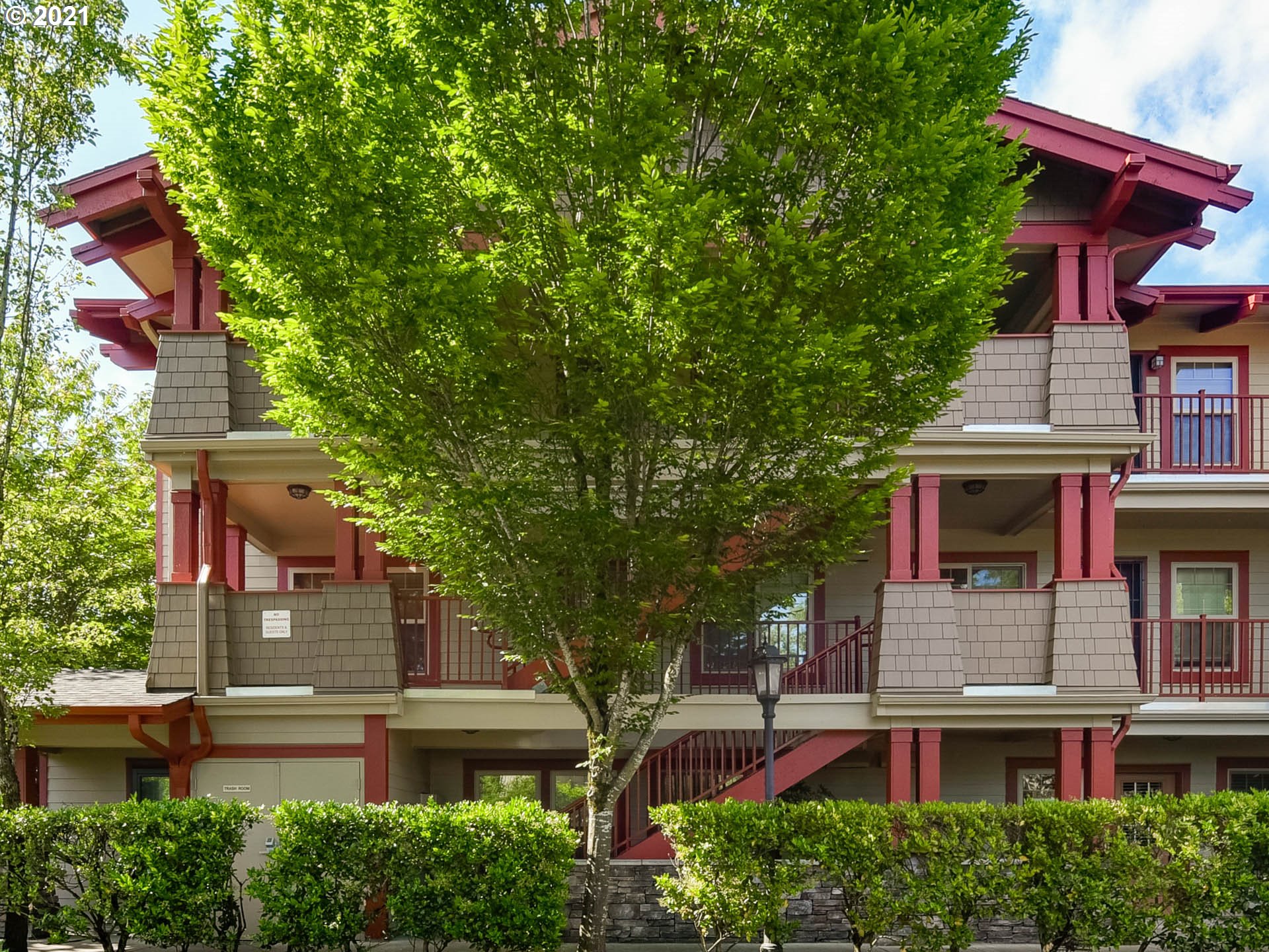 Photo #2: 21265192 Listing 