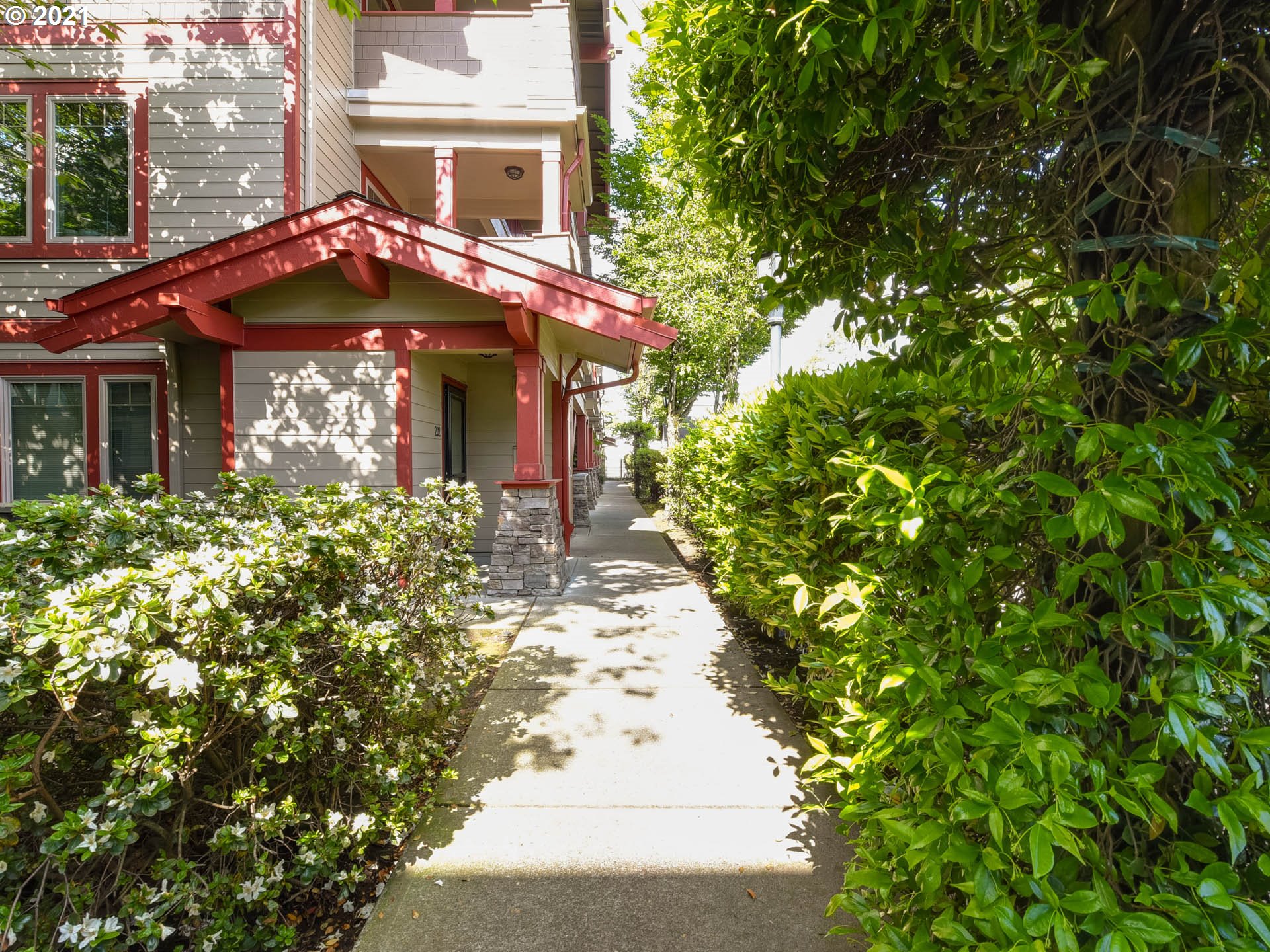Photo #4: 21265192 Listing 